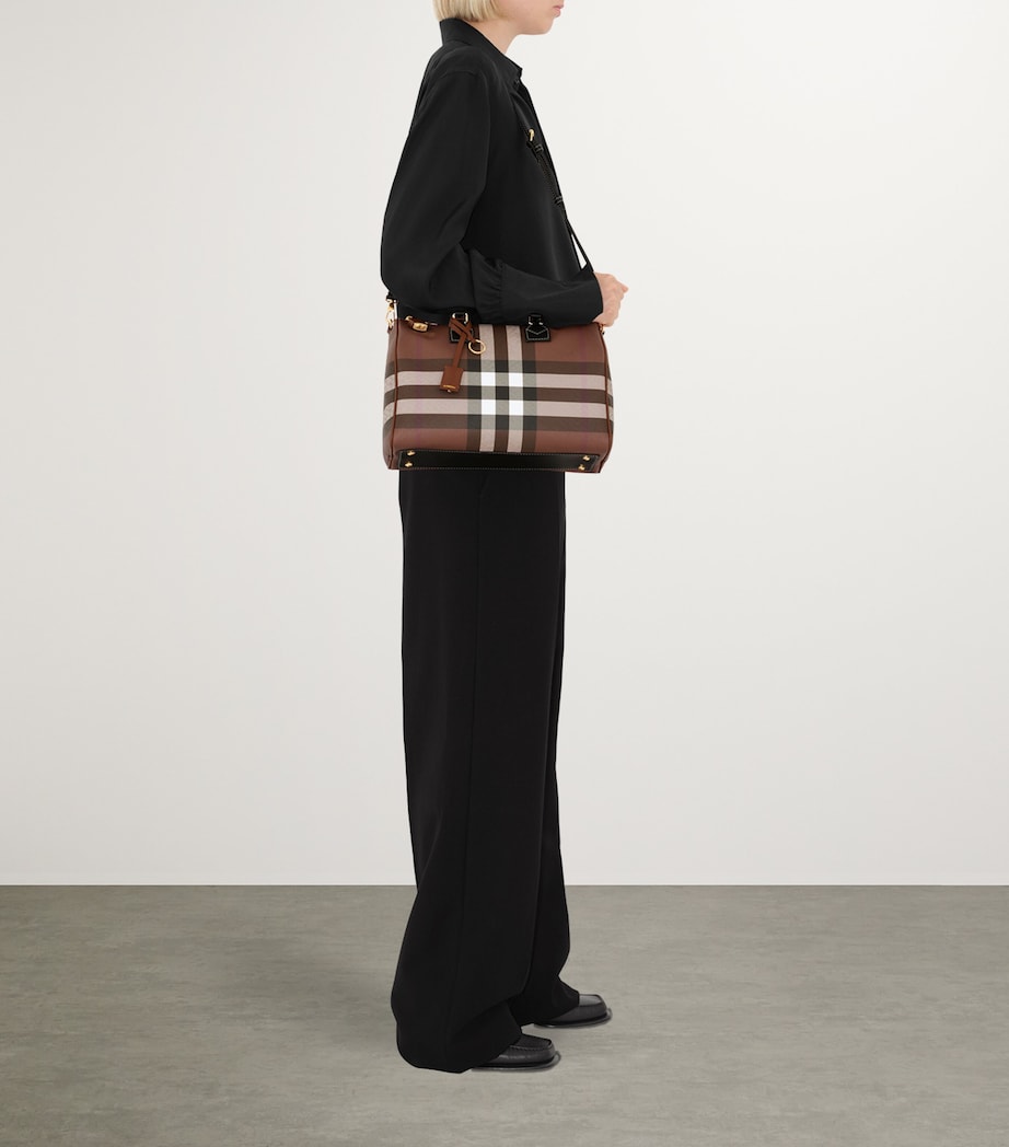 Medium Check Holdall DARK BIRCH BROWN CHK Image 4