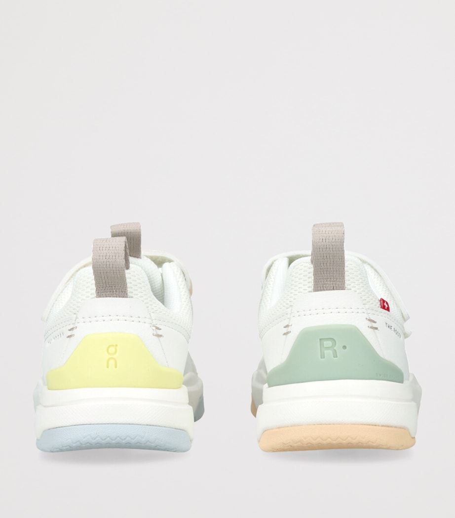 THE ROGER Velcro Trainers PALE GREEN Image 2