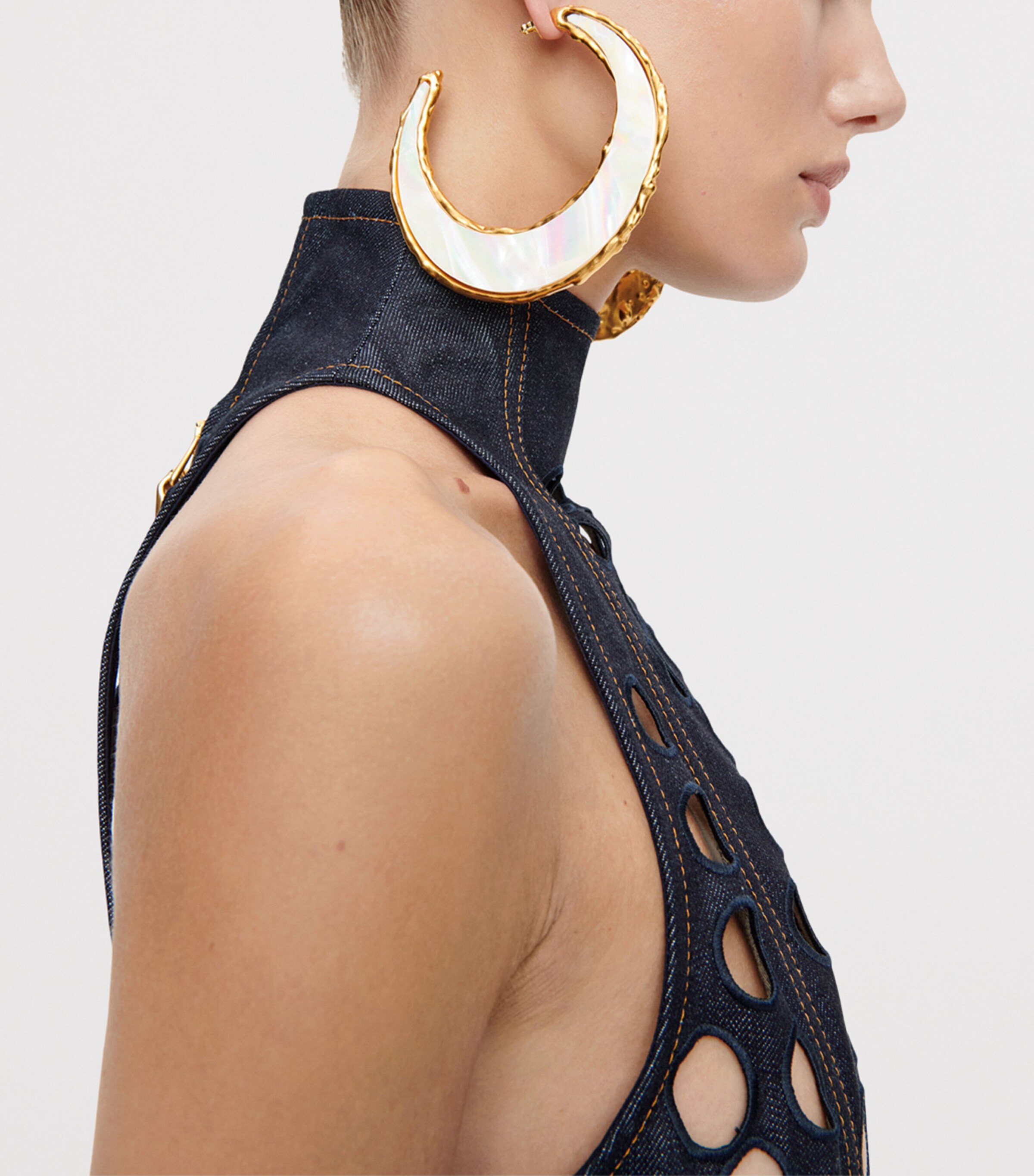 Schiaparelli Mother-of-Pearl Hoop Earrings Gold Image 2
