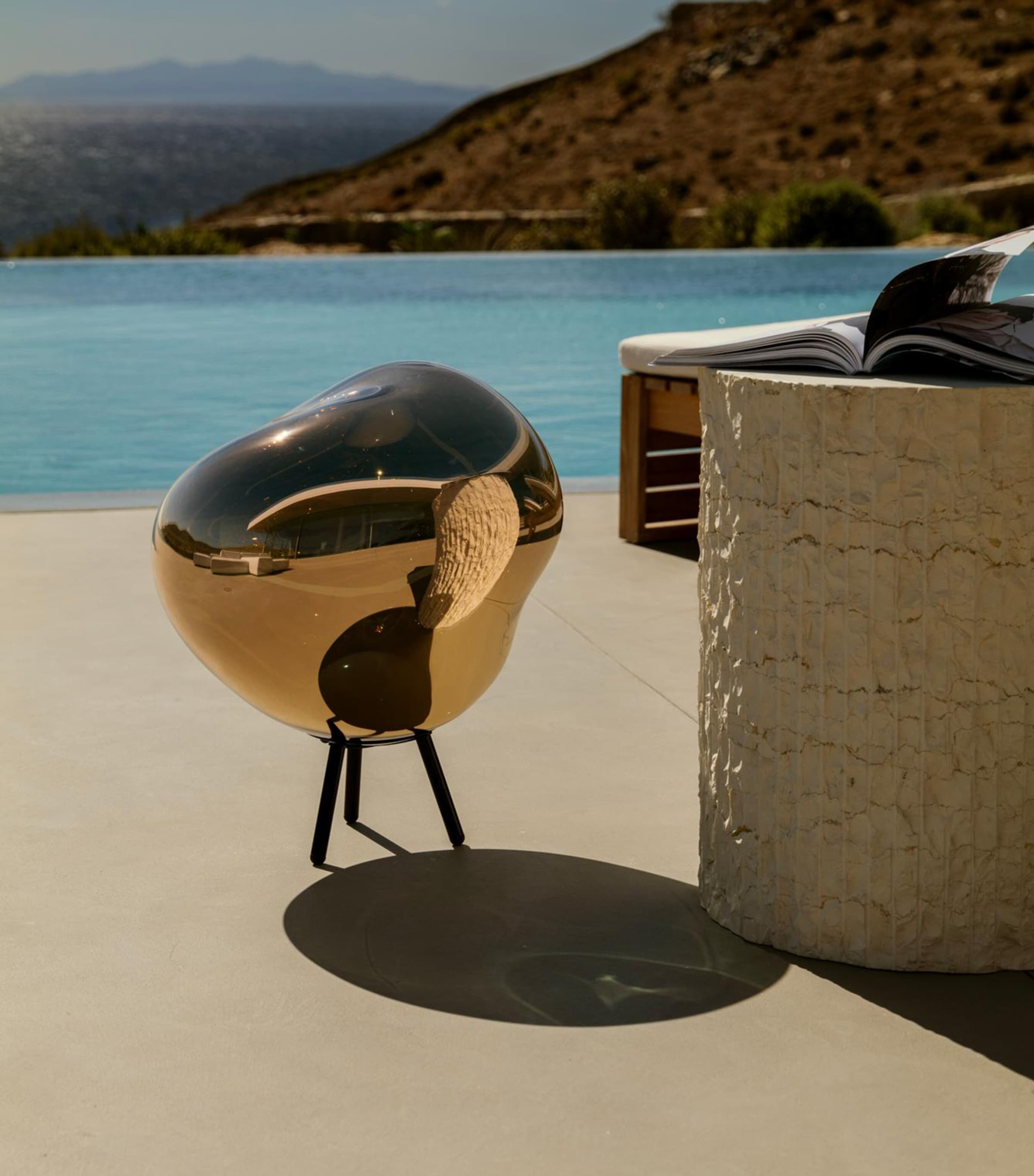 Large Portable Melt LED Light GOLD BLACK Image 6