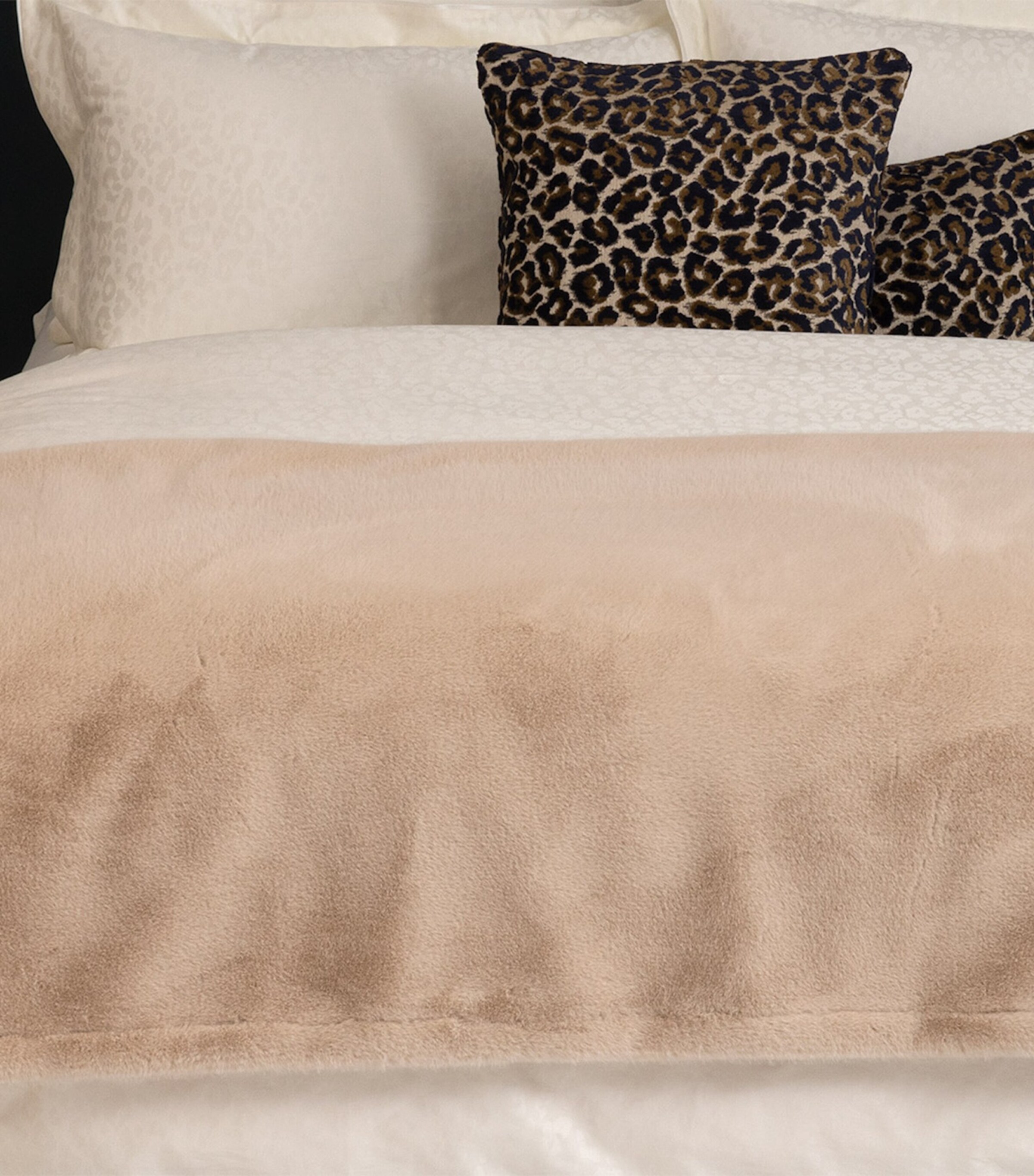 Yves Delorme Frisson Neige Throw (170cm x 200cm) Foret Image 2