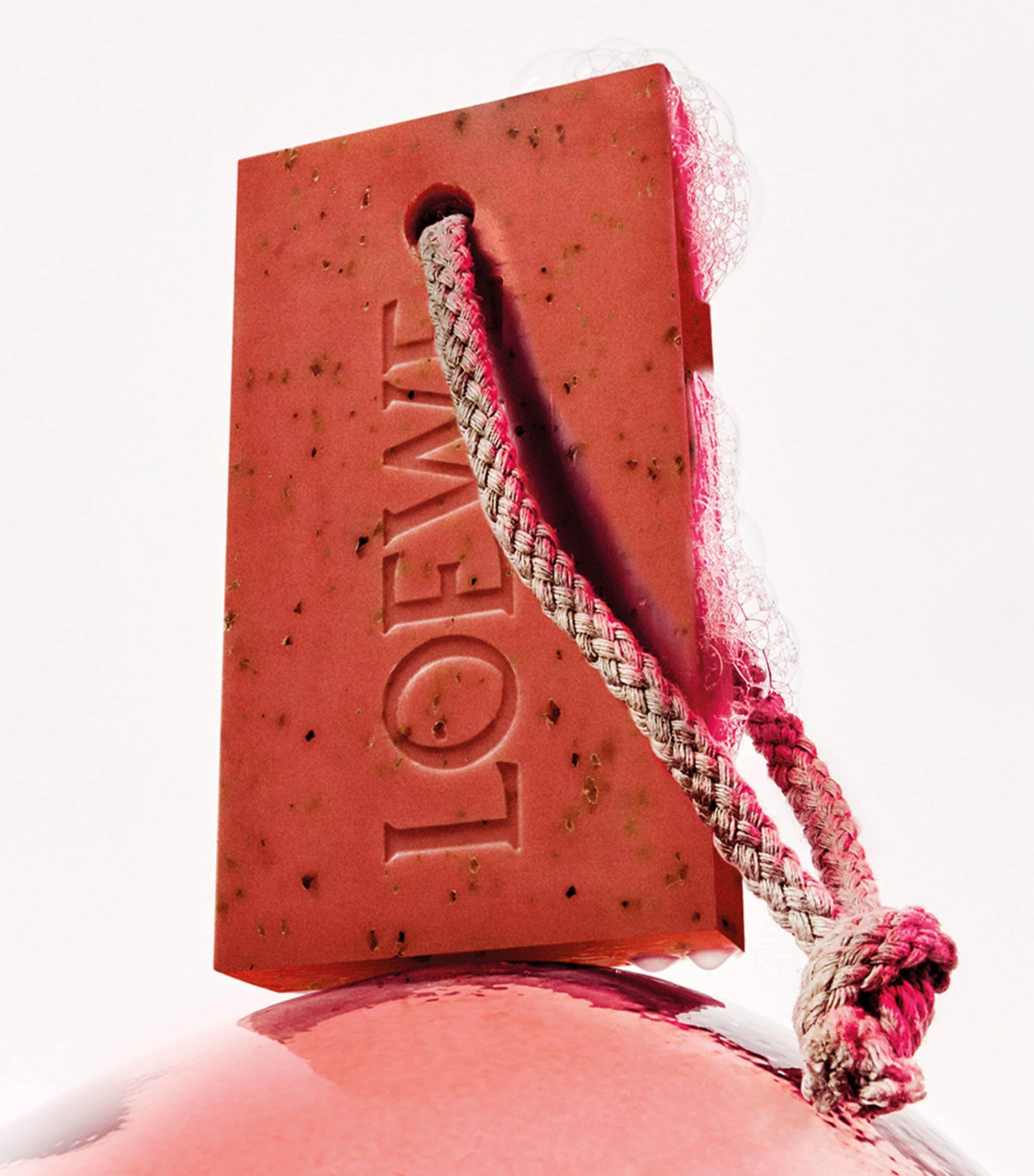 チャロ　LOEWE TOMATO LEAVES ボディローション フレッシュな香り LOEWE ロエベ トマトリーフ ボディローション