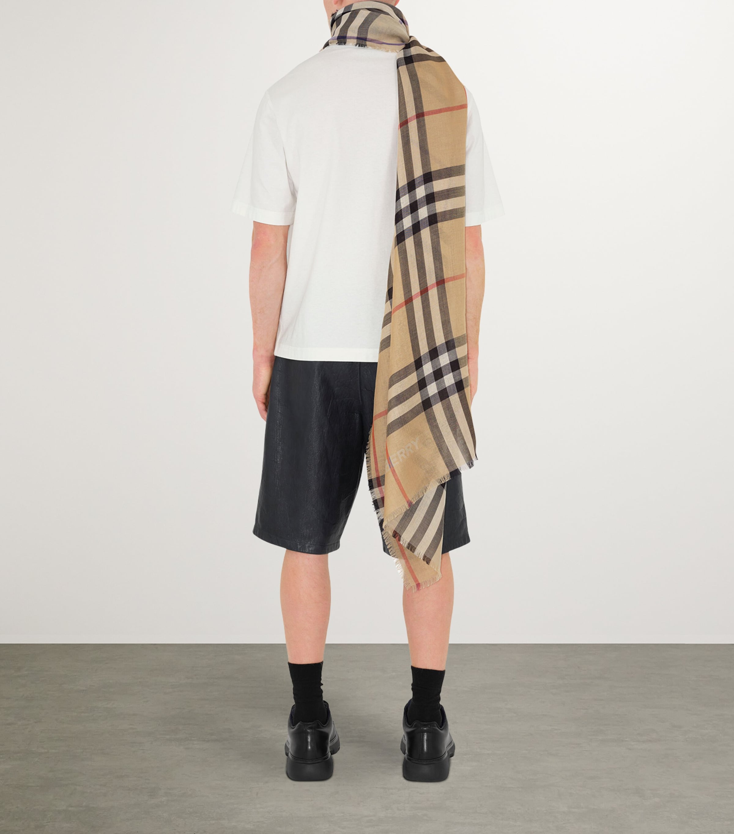 Wool-Silk Reversible Check Scarf SAND/LICHEN Image 5