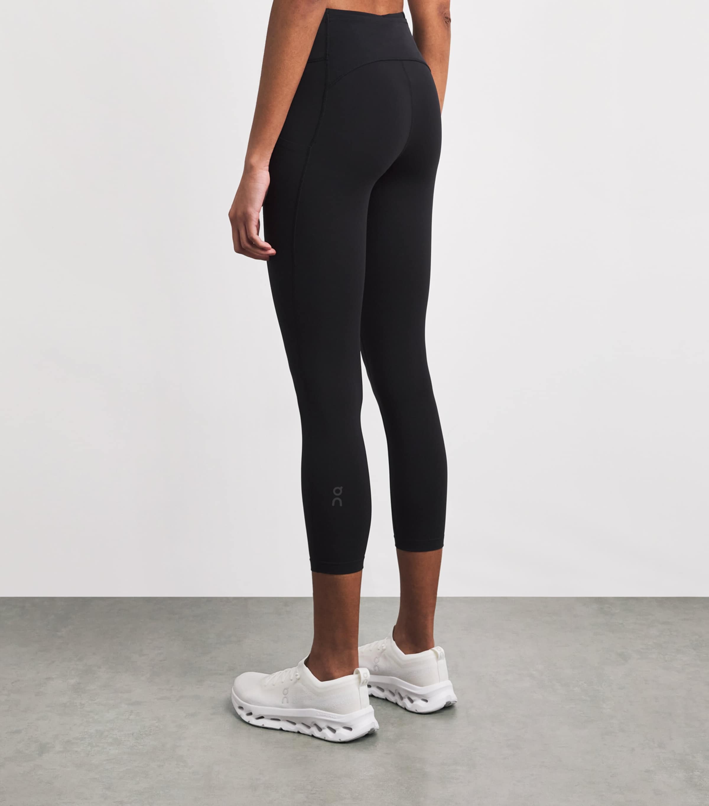 On Womens Performance 7/8 Leggings Black Image 5