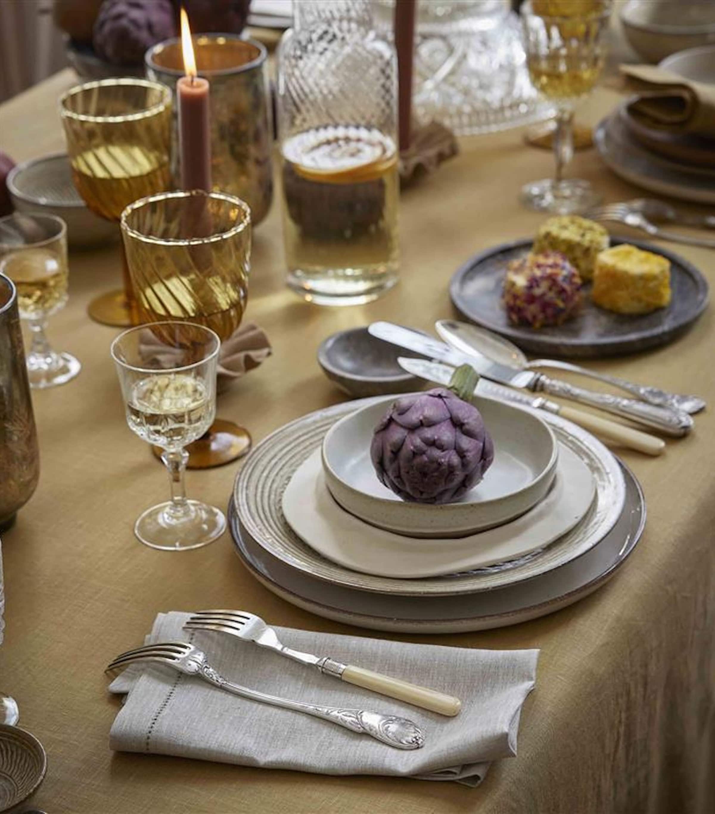 Linen Florence Sienne Tablecloth (170cm x 250cm) SIENNA YELLOW Image 2