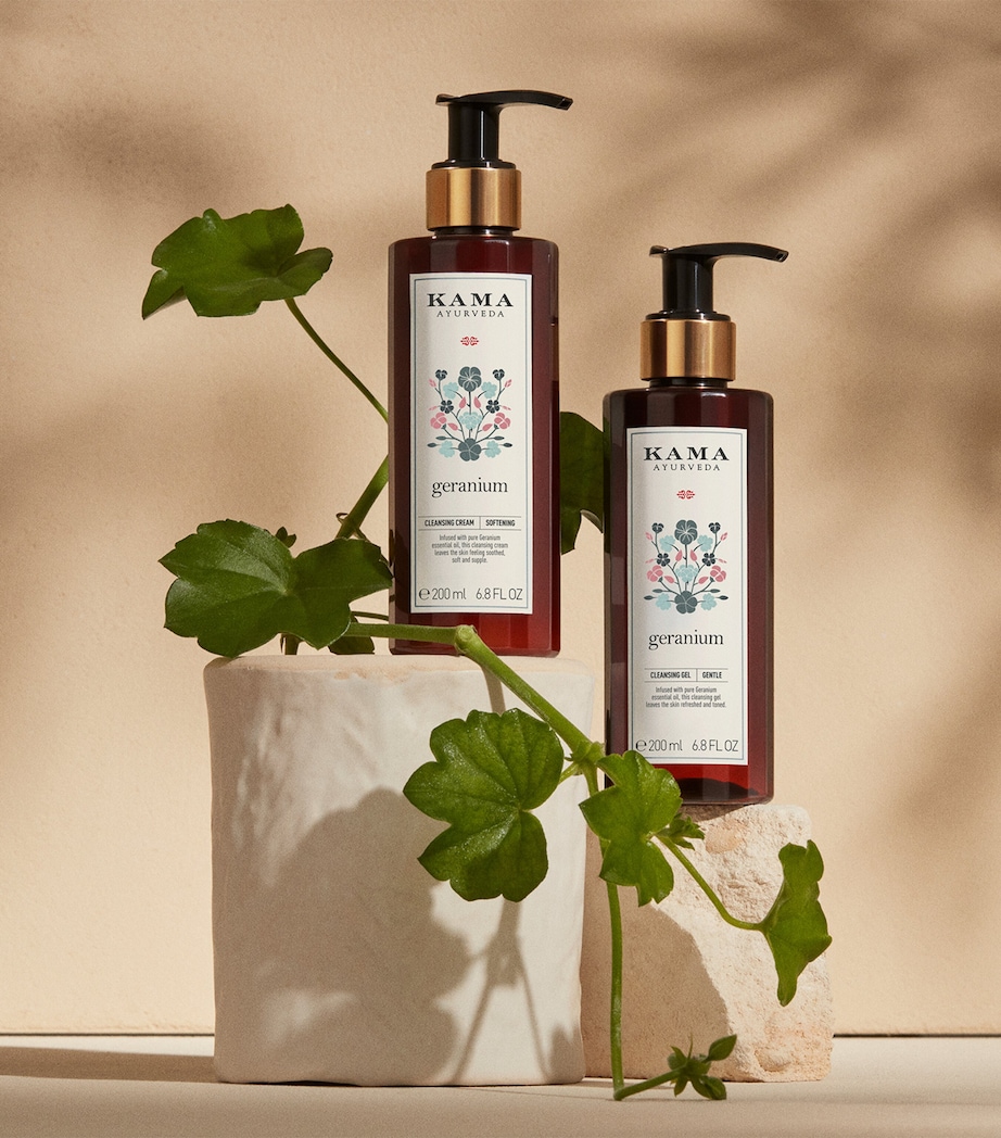 Geranium Cleansing Gel (200ml) NO COLOUR Image 3