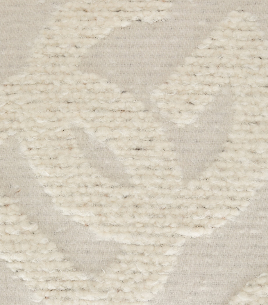 Bouclé DG Logo Cushion (50cm x 50cm) U0060-GRIGIO CHIARO Image 4