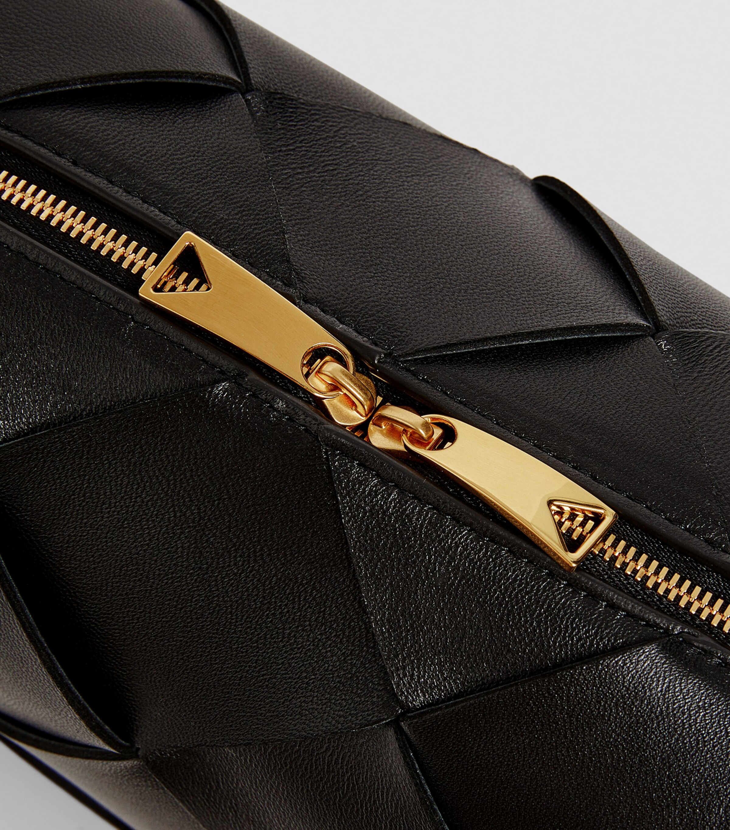 Bottega Veneta Cassette Cross-Body Bag Black Gold Image 7