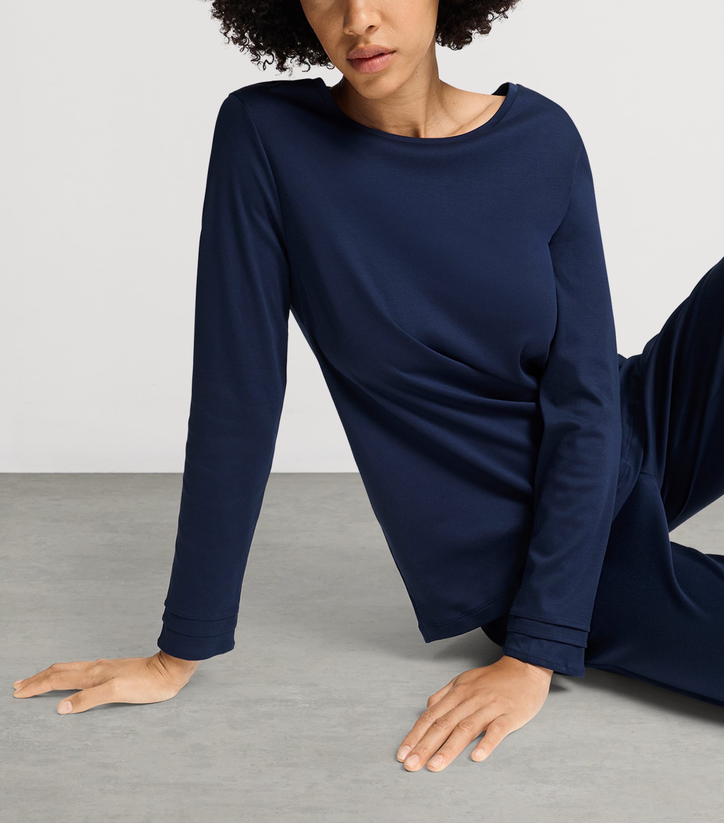 Hanro Womens Cotton Pilar Long-Sleeve Pyjama Set Deep Navy Image 5