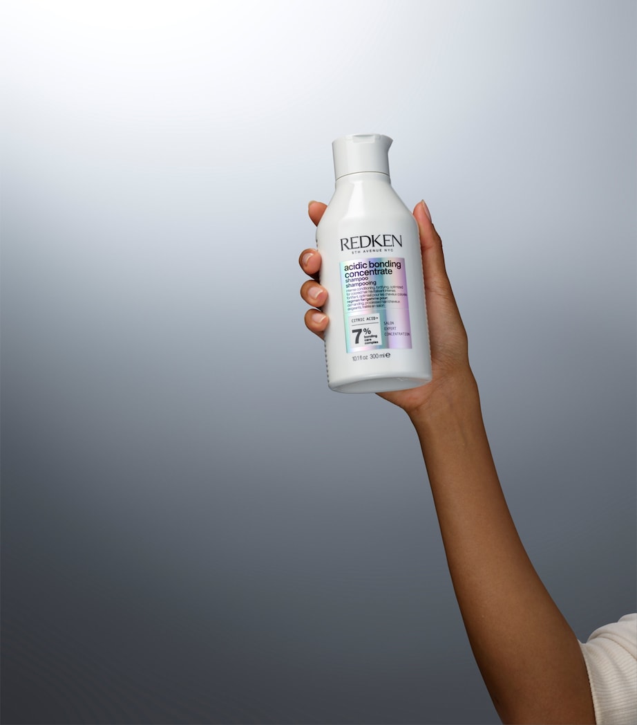 Acidic Bonding Concentrate Shampoo (300ml) NO COLOUR Image 5
