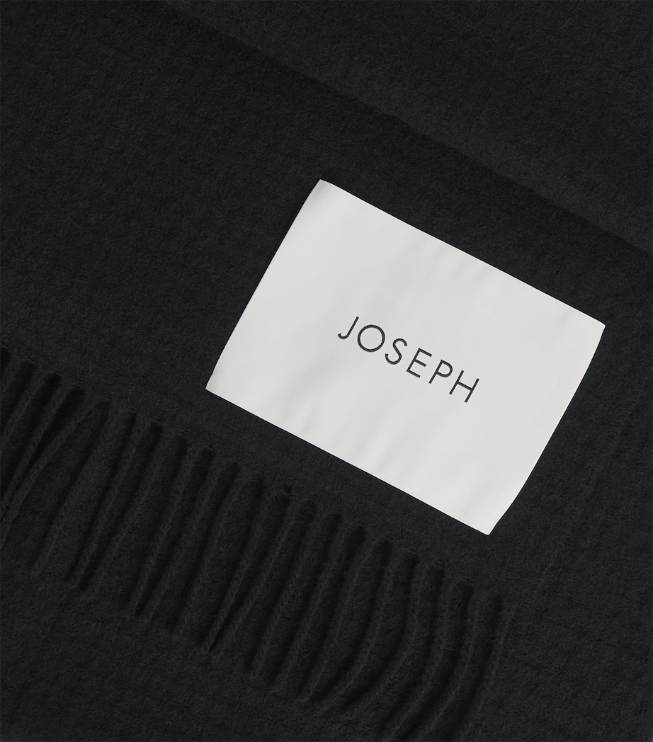 Wool Flora Waffle Scarf BLACK Image 4