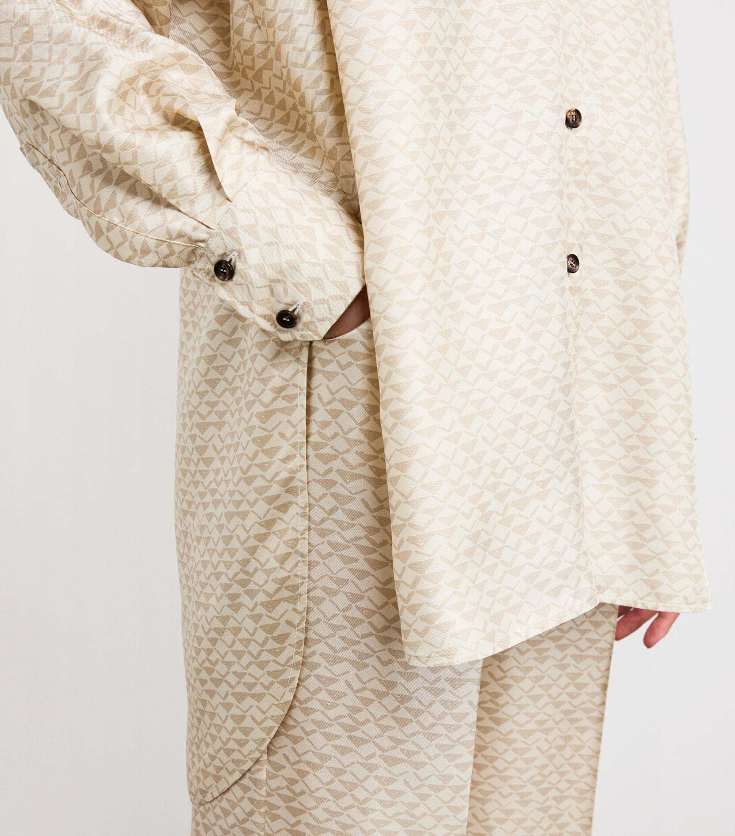 Kiton Womens Silk Printed Oversized Shirt Cream White/beige Image 6