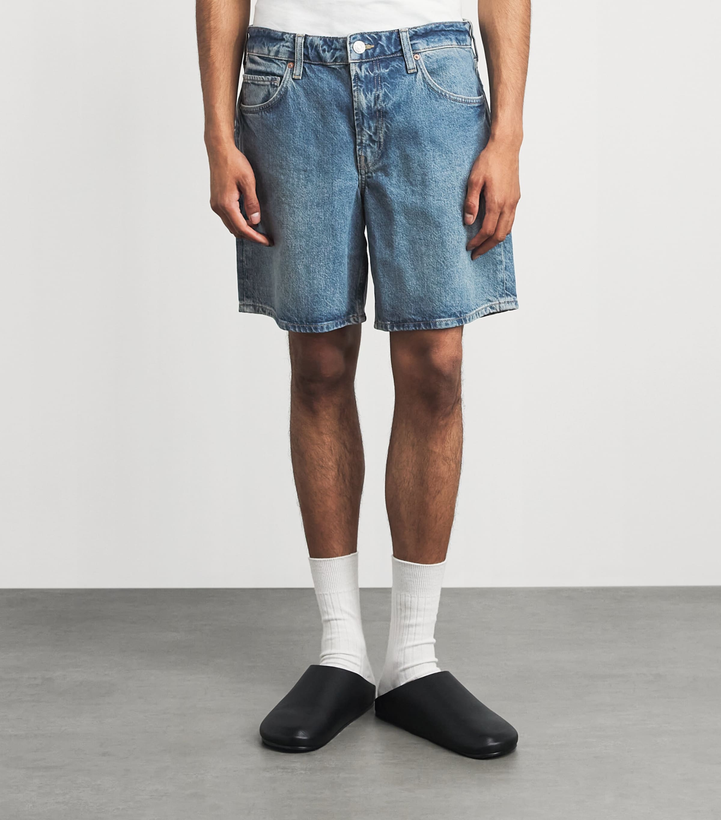 PAIGE Mens Darnell Denim Shorts Scooter Image 4