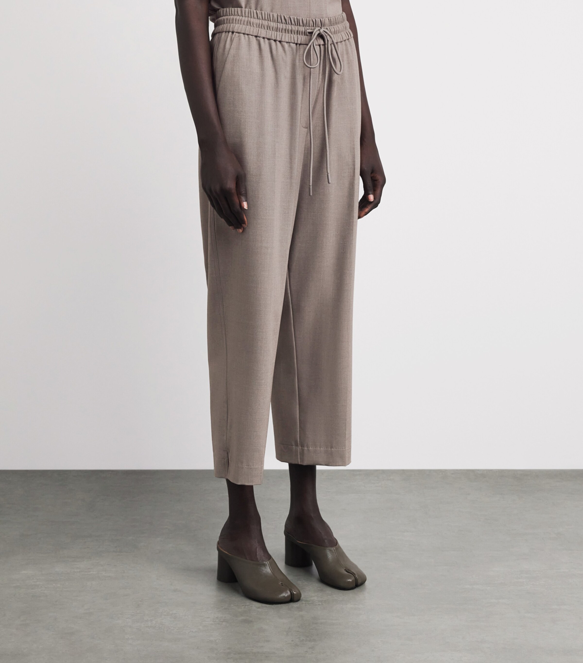 CAMILLA AND MARC Womens Cropped Vector Trousers Mocha Image 4