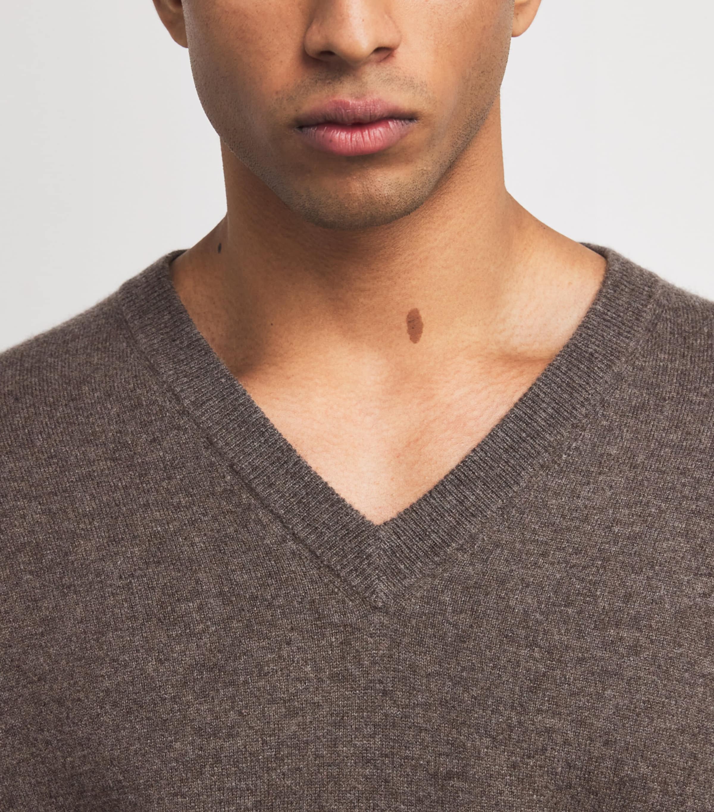 Wool-Cashmere V-Neck Sweater MOUSE Image 6