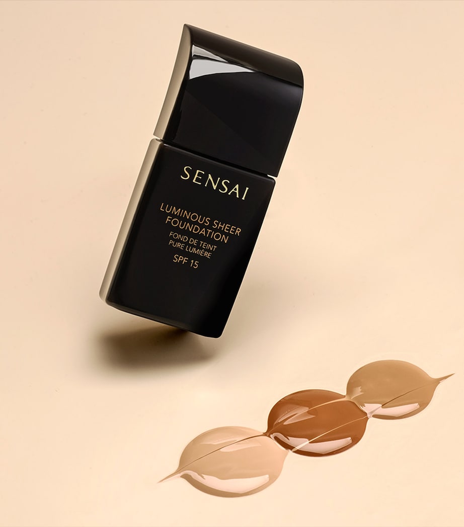 Sensai Luminous Sheer Foundation Ochre Beige Image 3