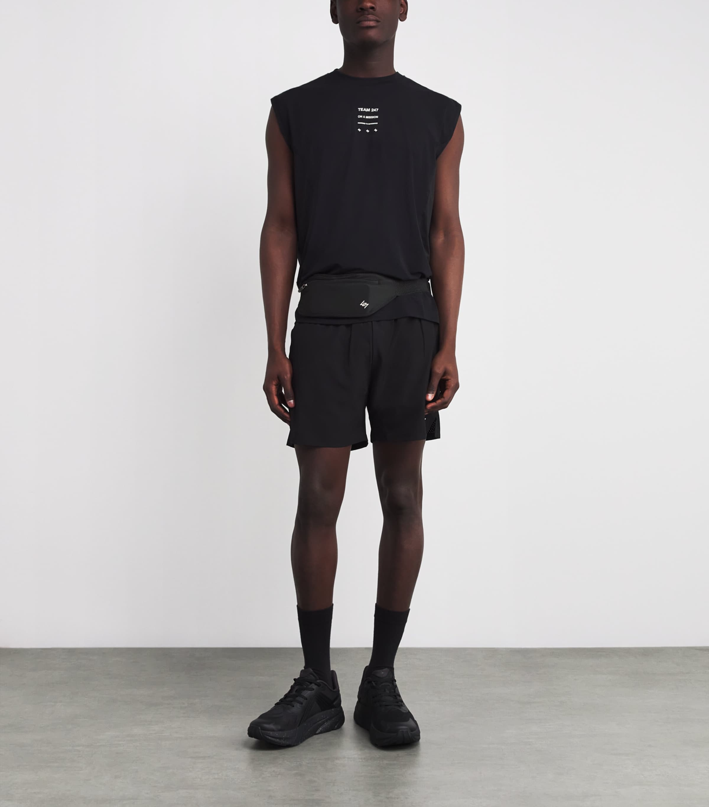 Minimal Running Belt Bag BLACK Image 2