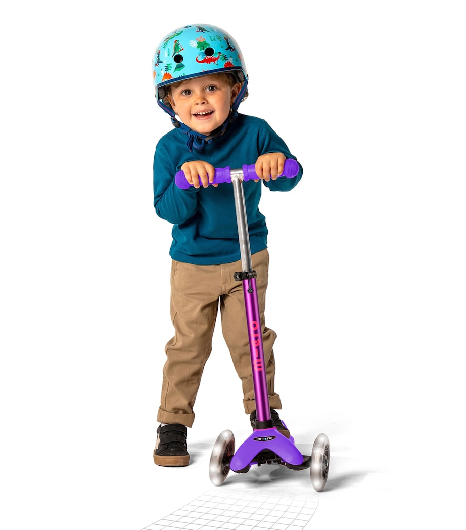 Micro Scooters Mini Deluxe LED Scooter Image 5