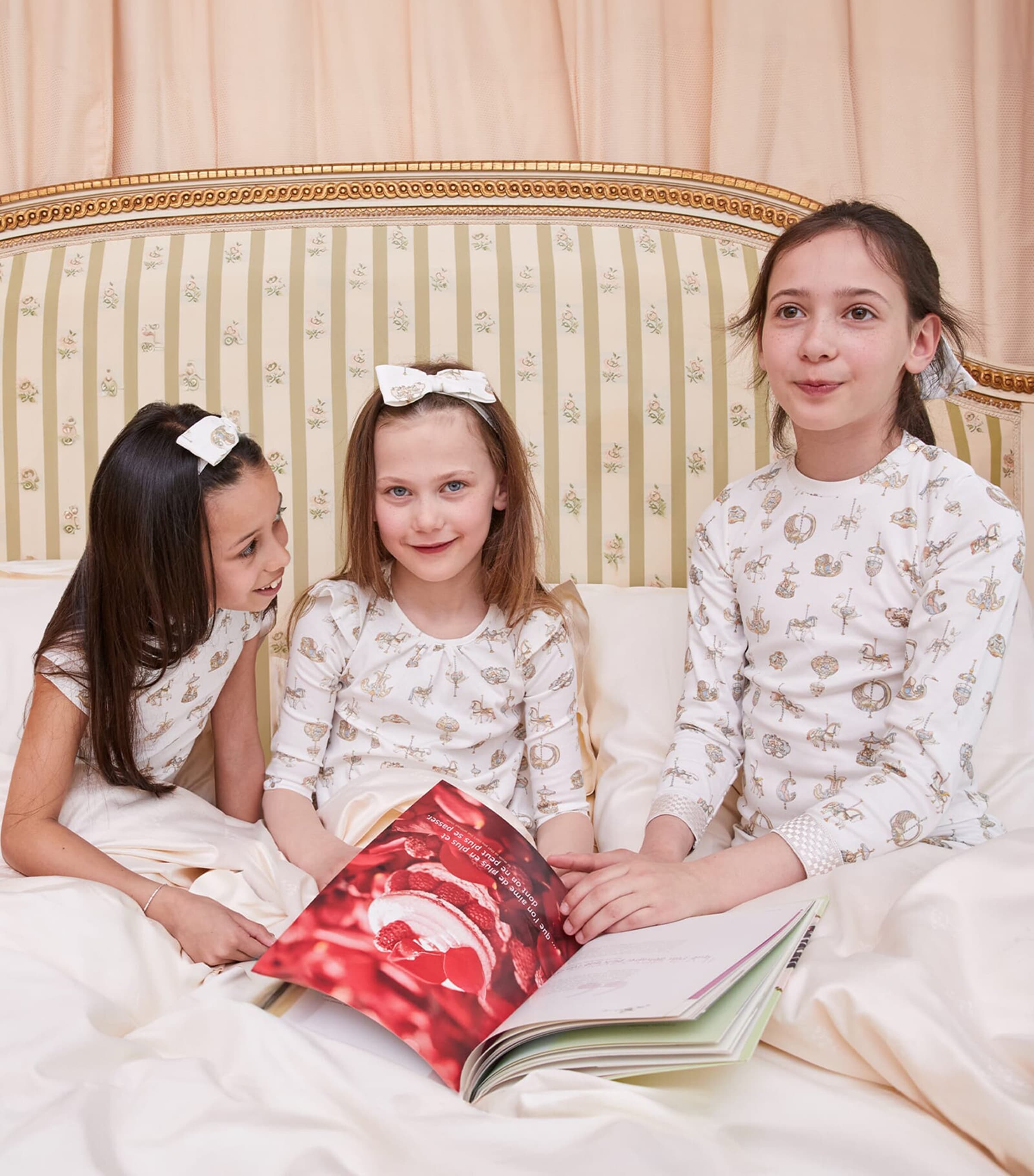 Atelier Choux Cotton Carousel Loungewear Set (2-3 Years) Carousel Image 2