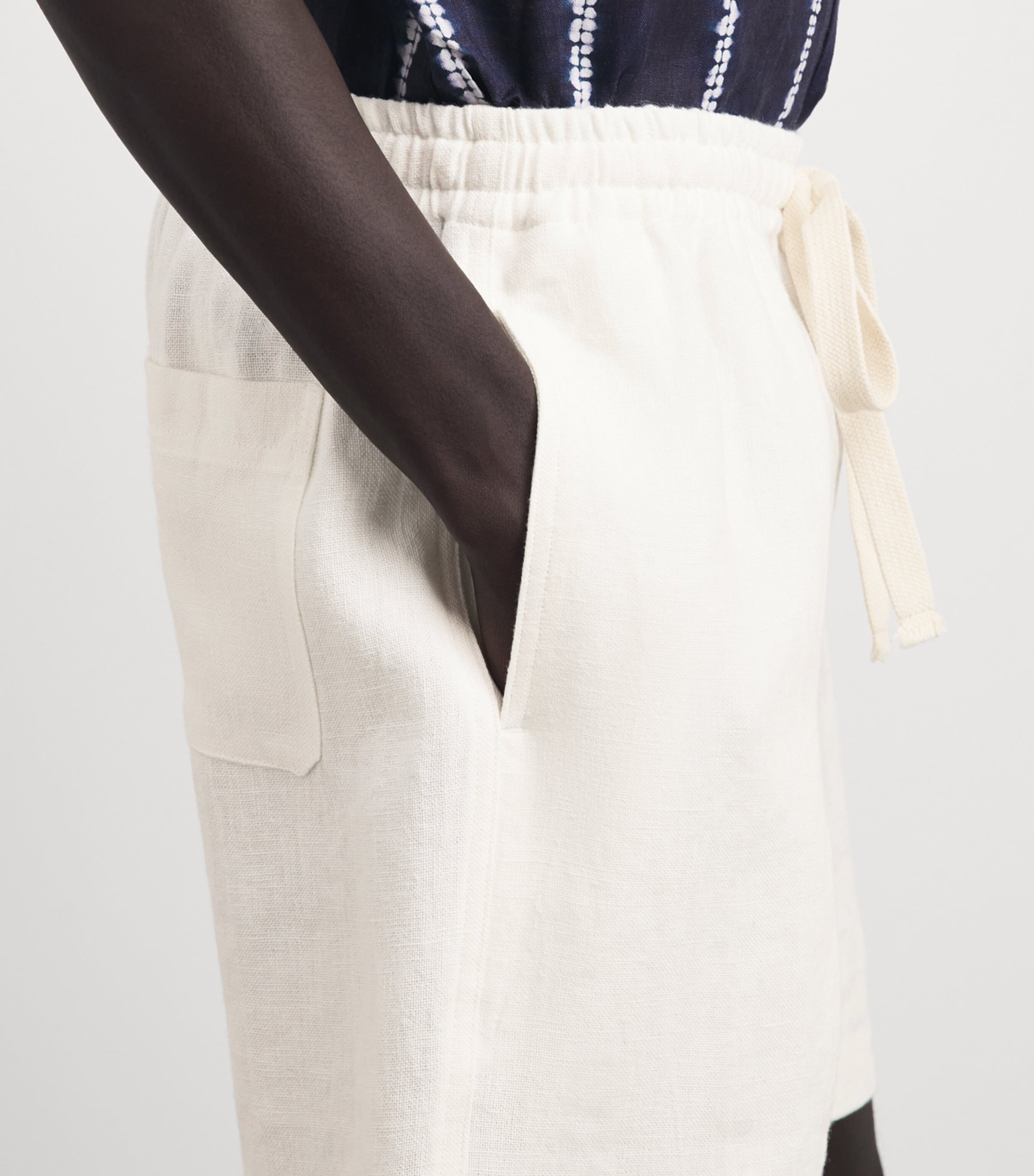 COMMAS Mens Linen Drawstring Shorts White Image 3