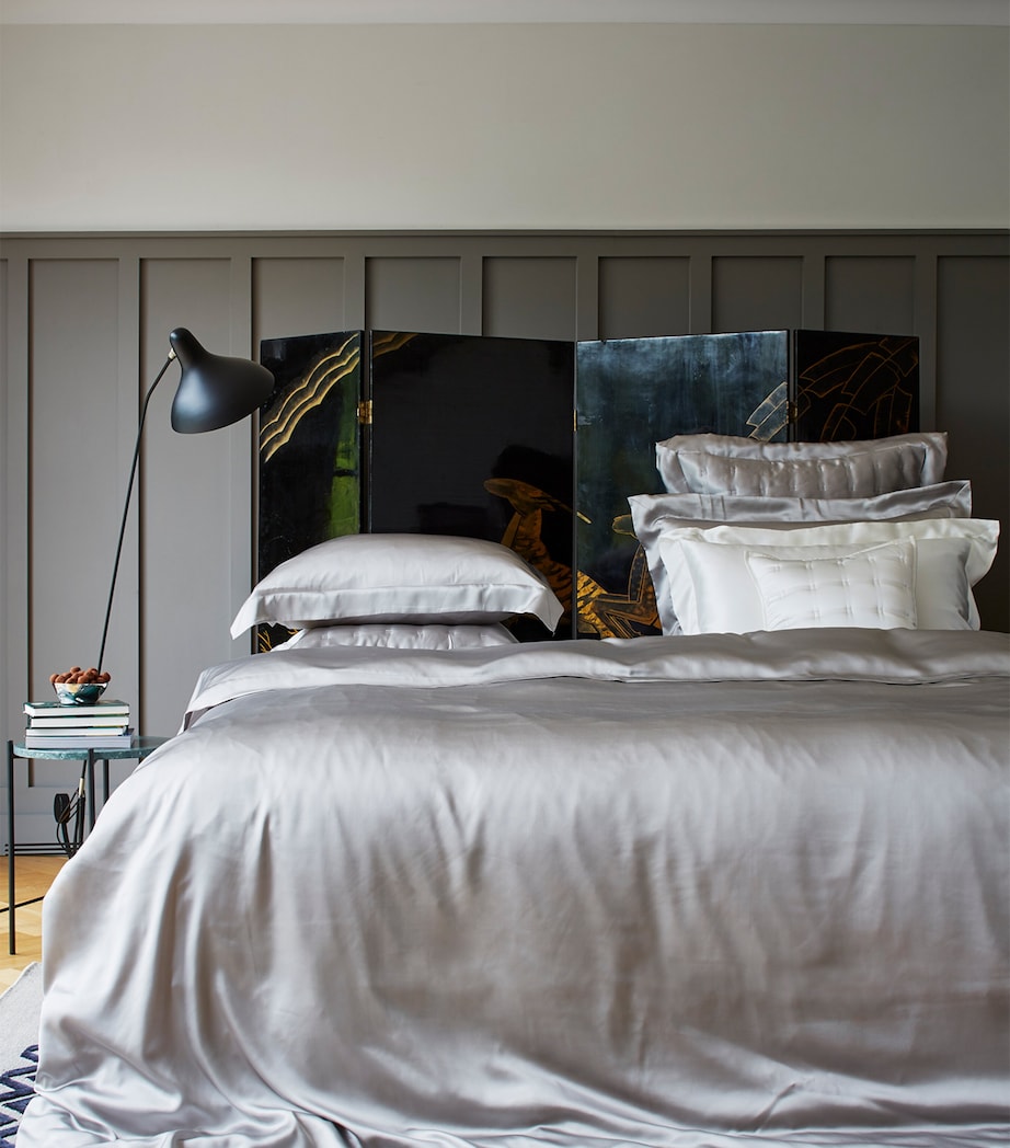 Silk Double Flat Sheet (230cm x 310cm) SILVER GREY Image 3