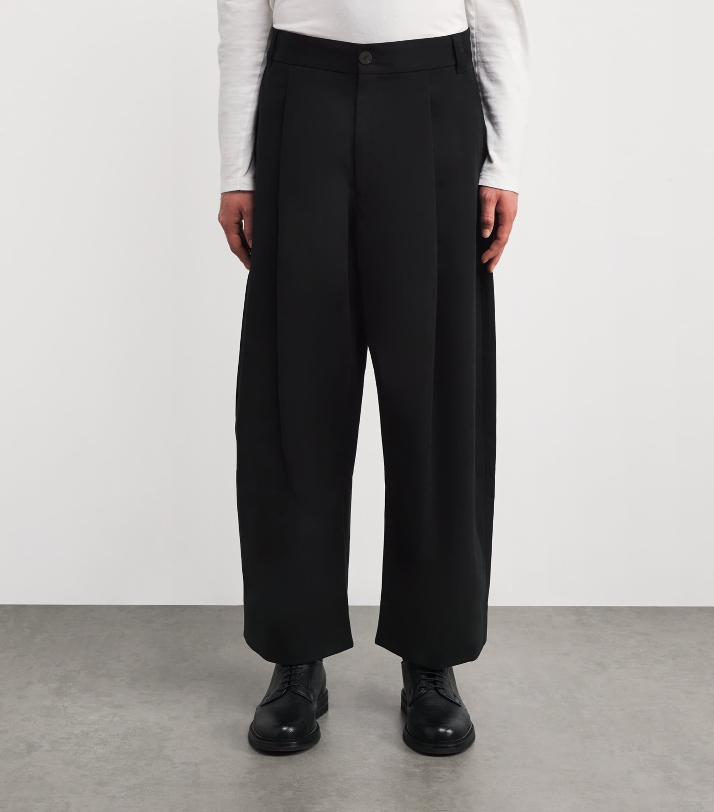 Studio Nicholson Black Cotton Pleated Sorte Trousers | Harrods MY