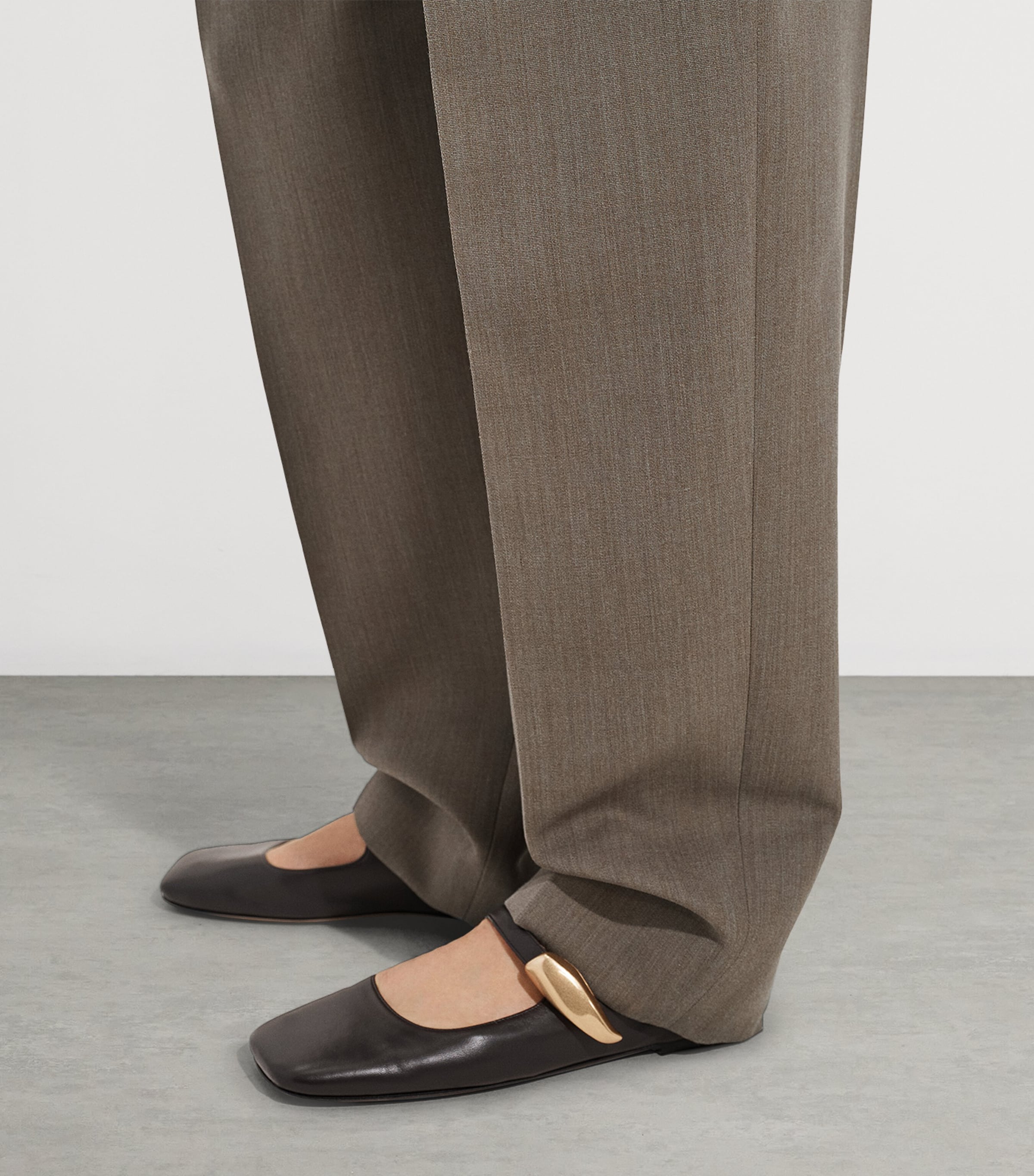 Bottega Veneta Womens Leather Ballet Flats Image 2