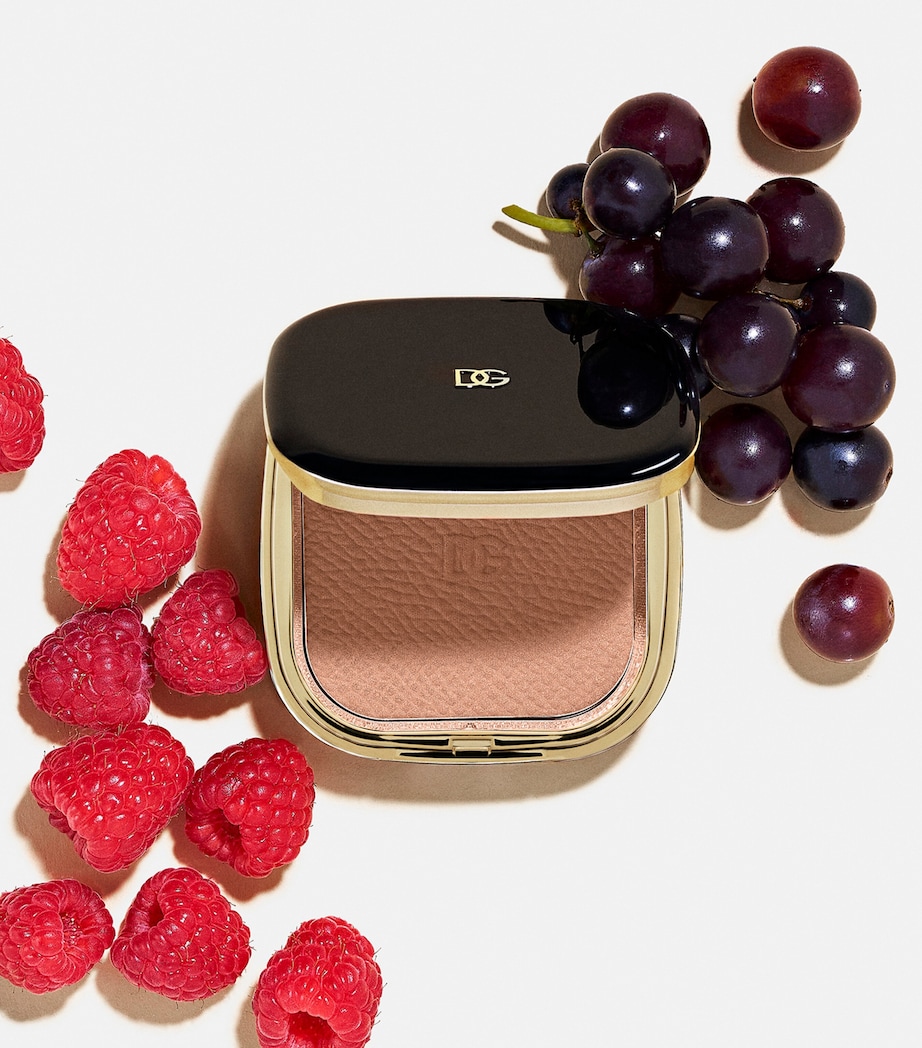 Face & Eyes Match Lasting Bronzer and Eyeshadow Powder 05 DEEP Image 4