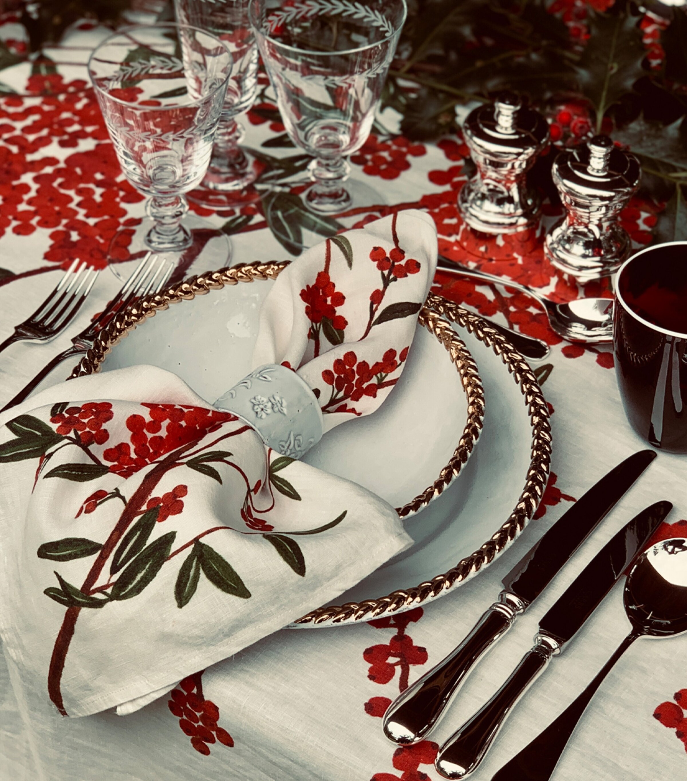 Summerill & Bishop Linen Les Airelles Napkin (50cm x 50cm) Red Image 6