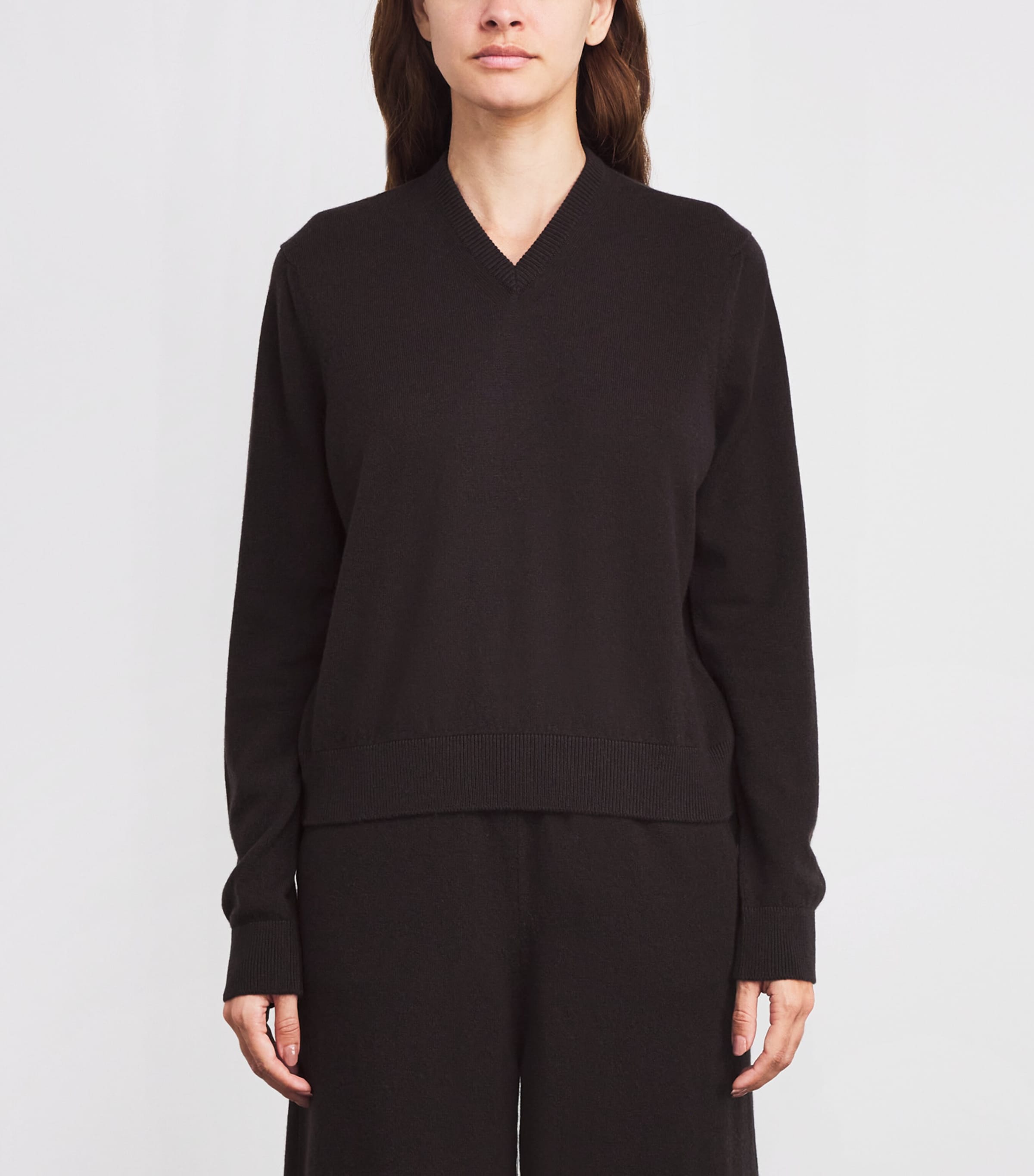 Johnstons Of Elgin Womens Cashmere V-Neck Sweater Molasses Image 3
