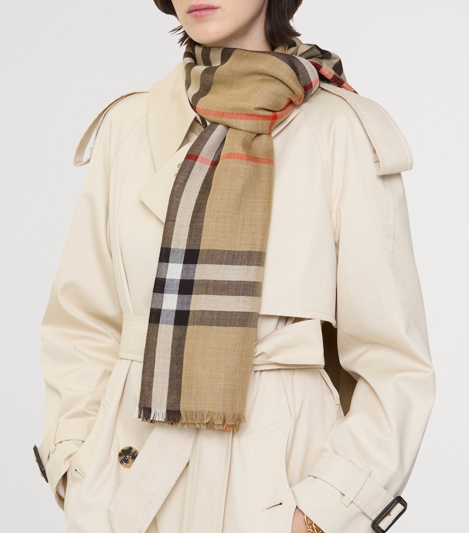 Wool-Silk Reversible Check Scarf SAND/VOLE BROWN Image 4