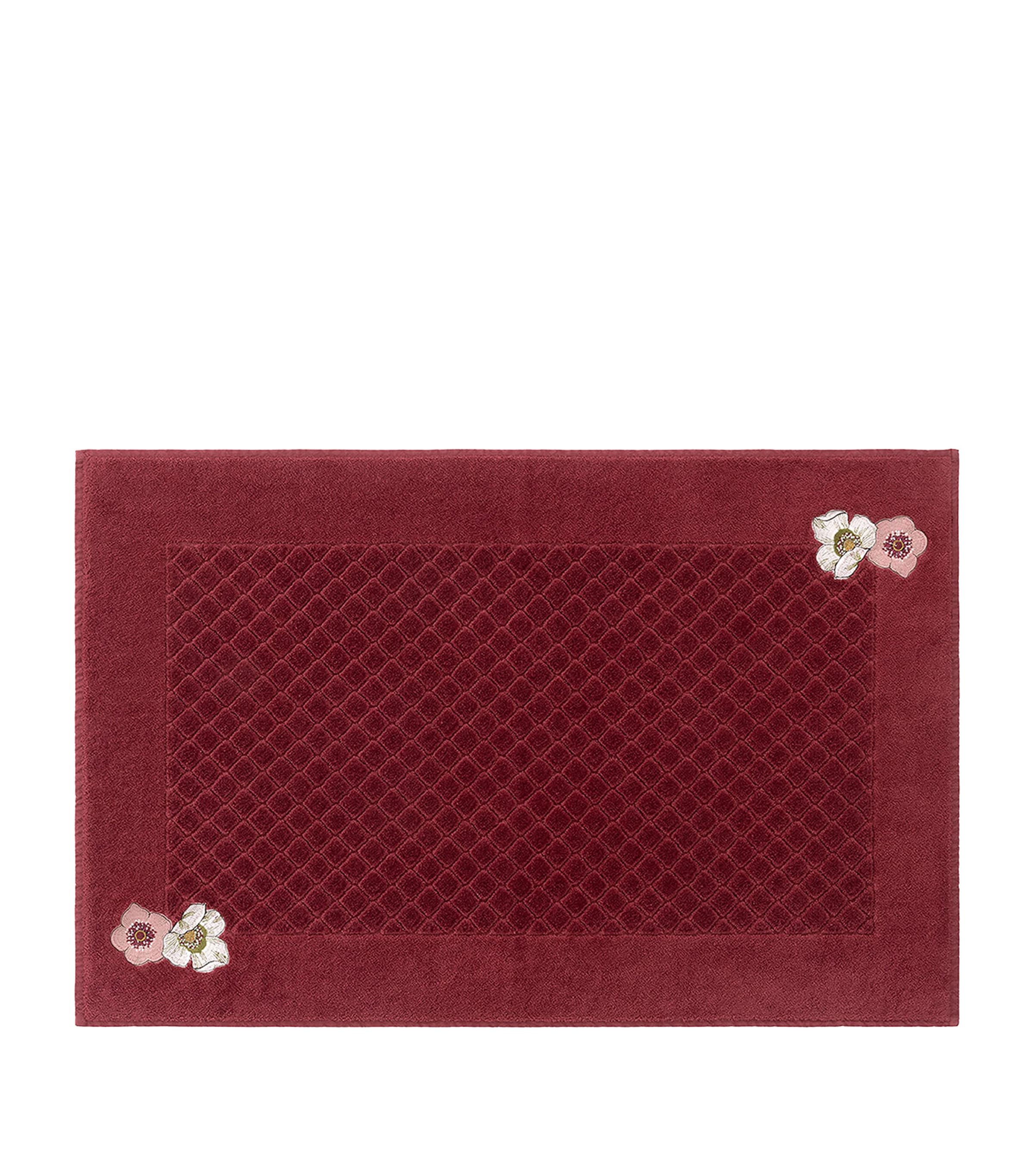 Yves Delorme Organic Cotton Corolles In Red