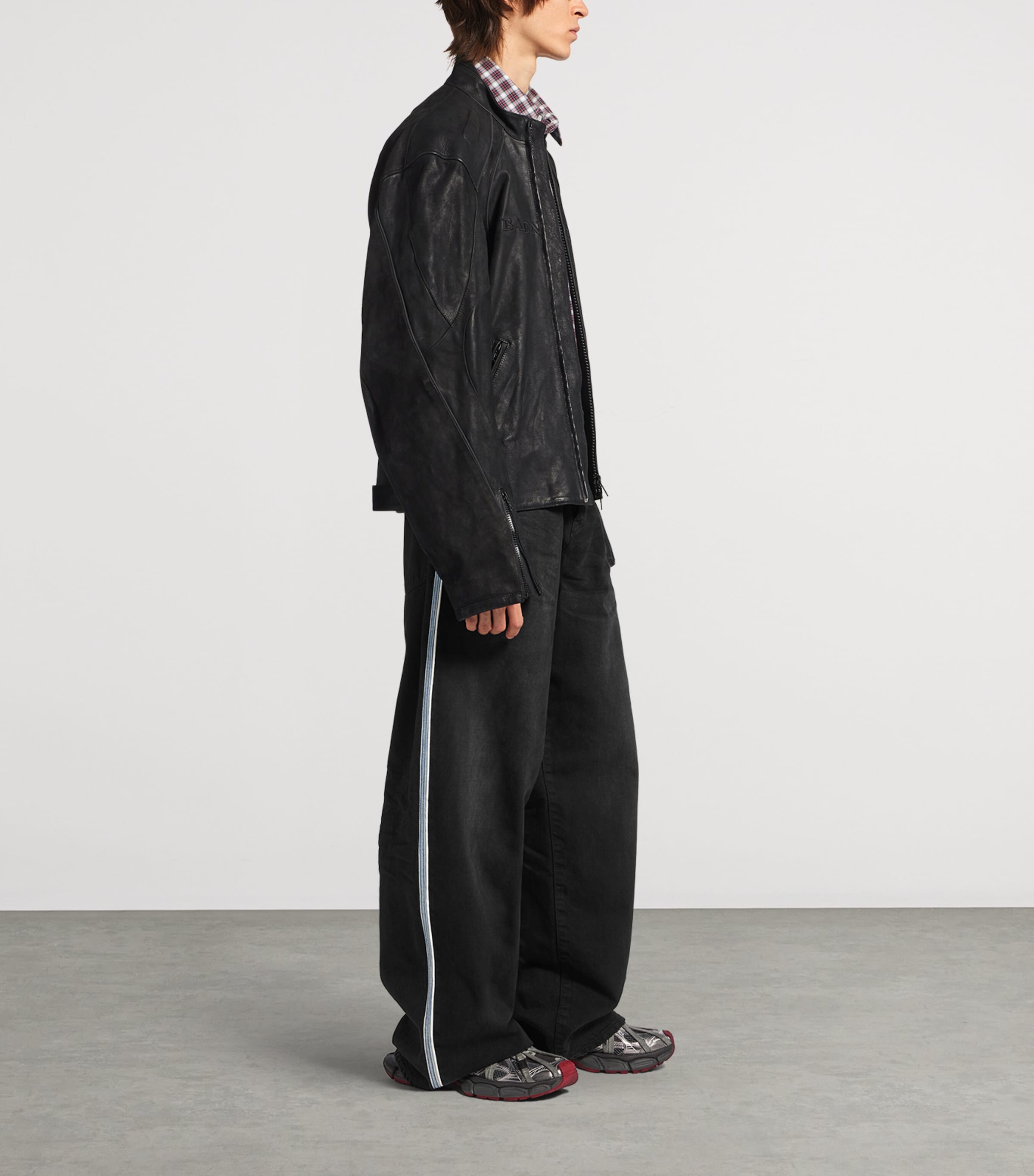 Balenciaga Mens Piping-Detail Wide-Leg Jeans Image 4