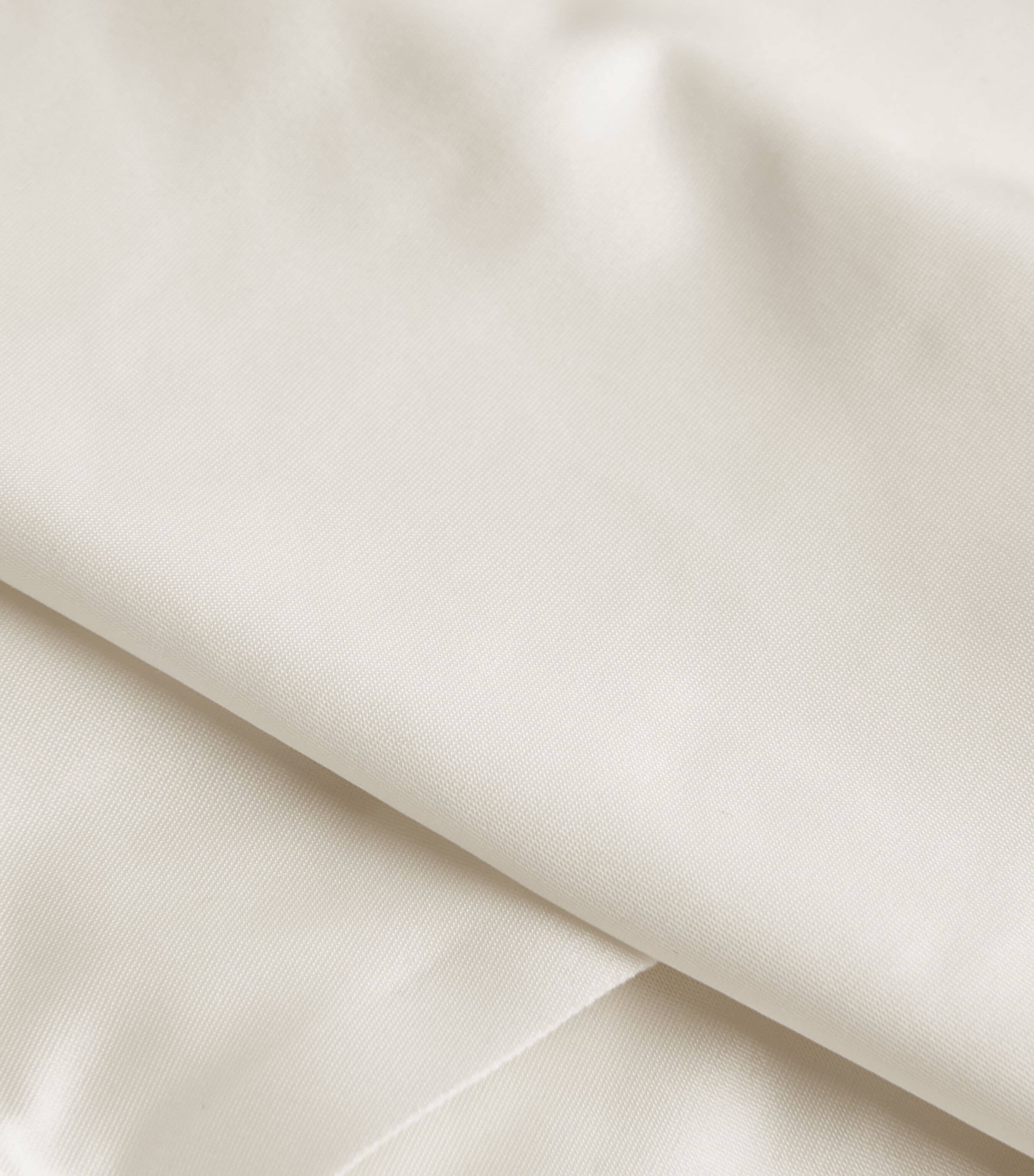 Shaping Satin Thong - Light Control LINEN Image 4