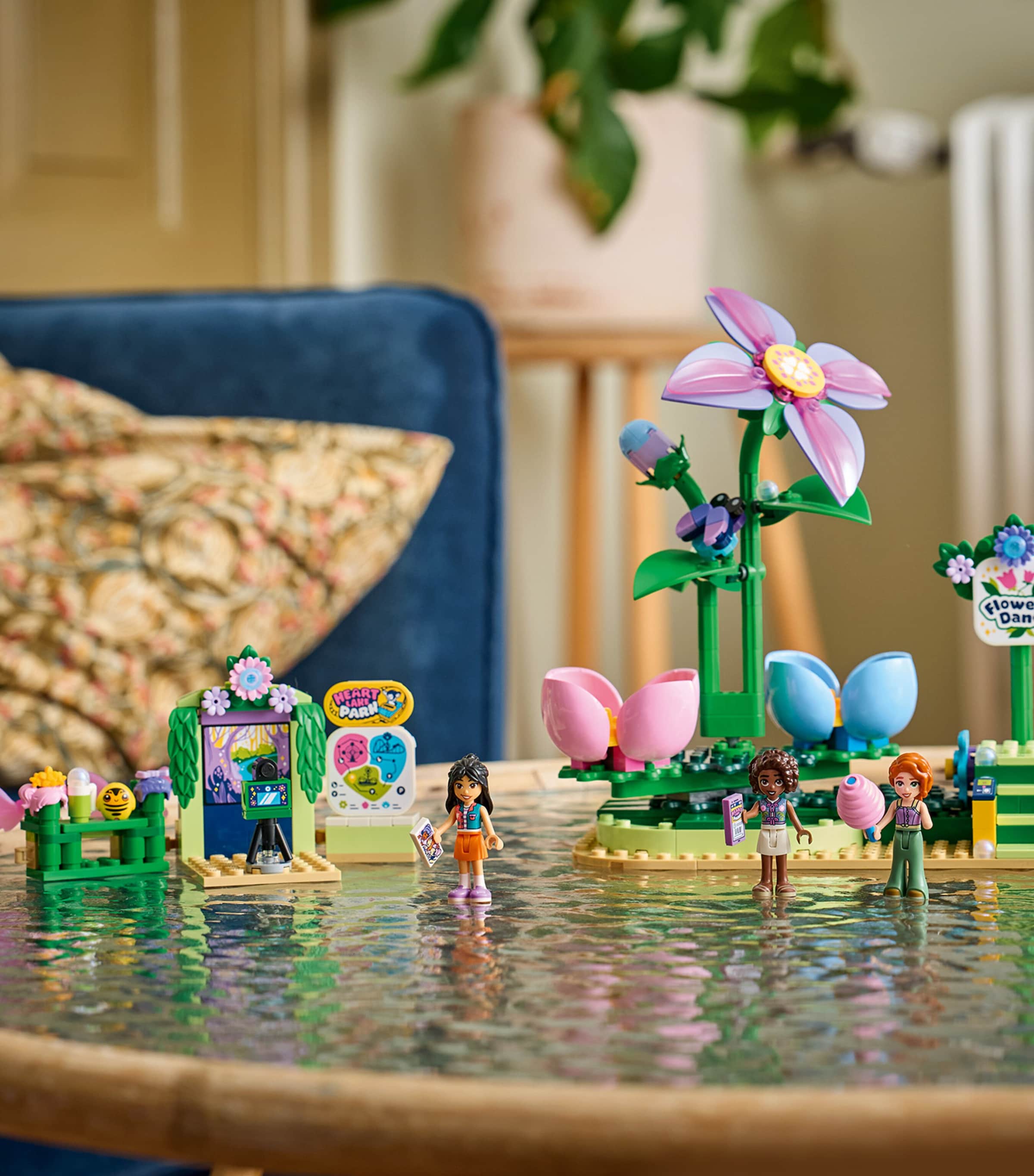 Lego Friends Spinning Flower & Fairy Teacup Ride 42702 Image 5