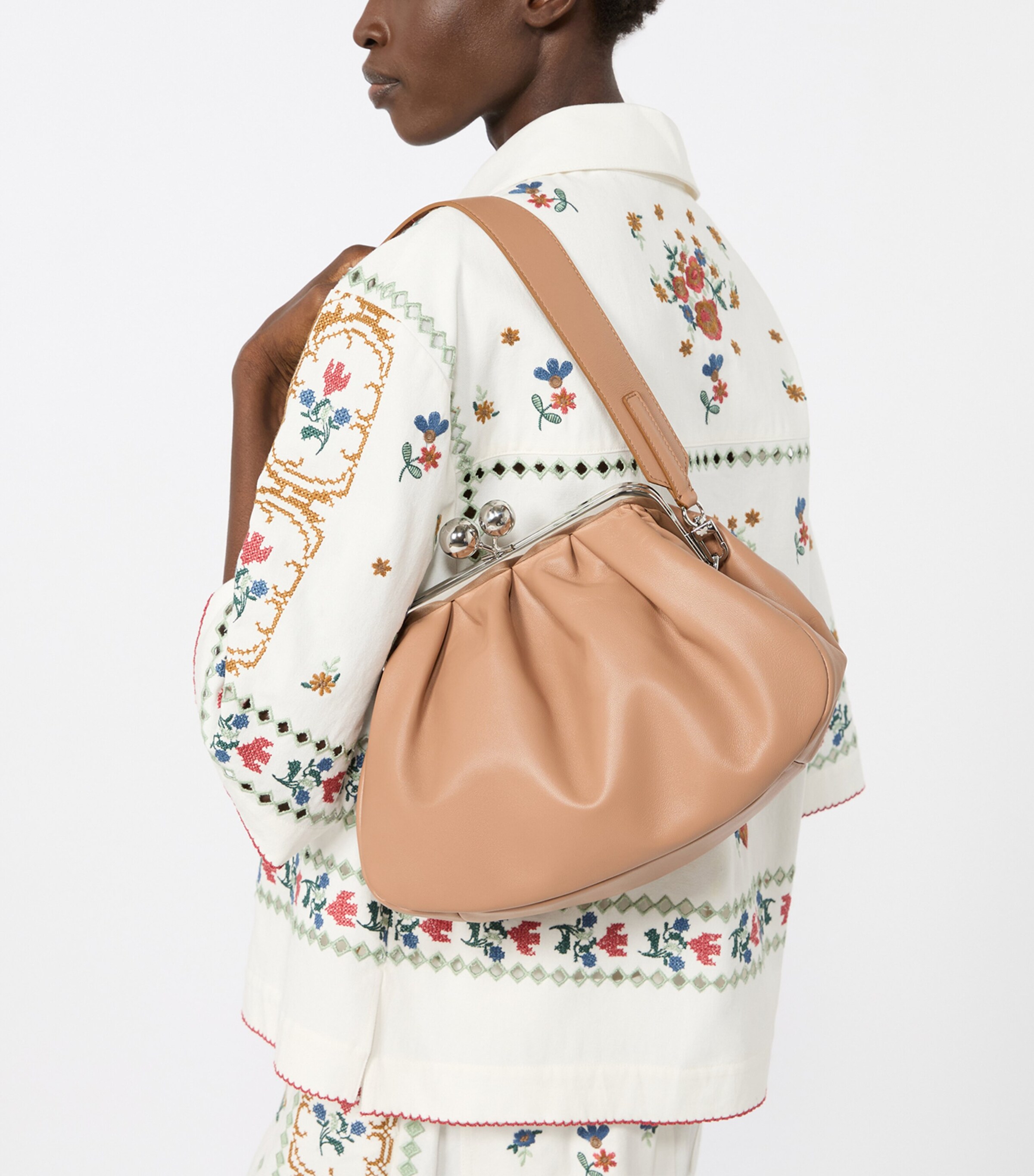 Weekend Max Mara Medium Leather Pasticcino Clutch Bag Nudo Image 2