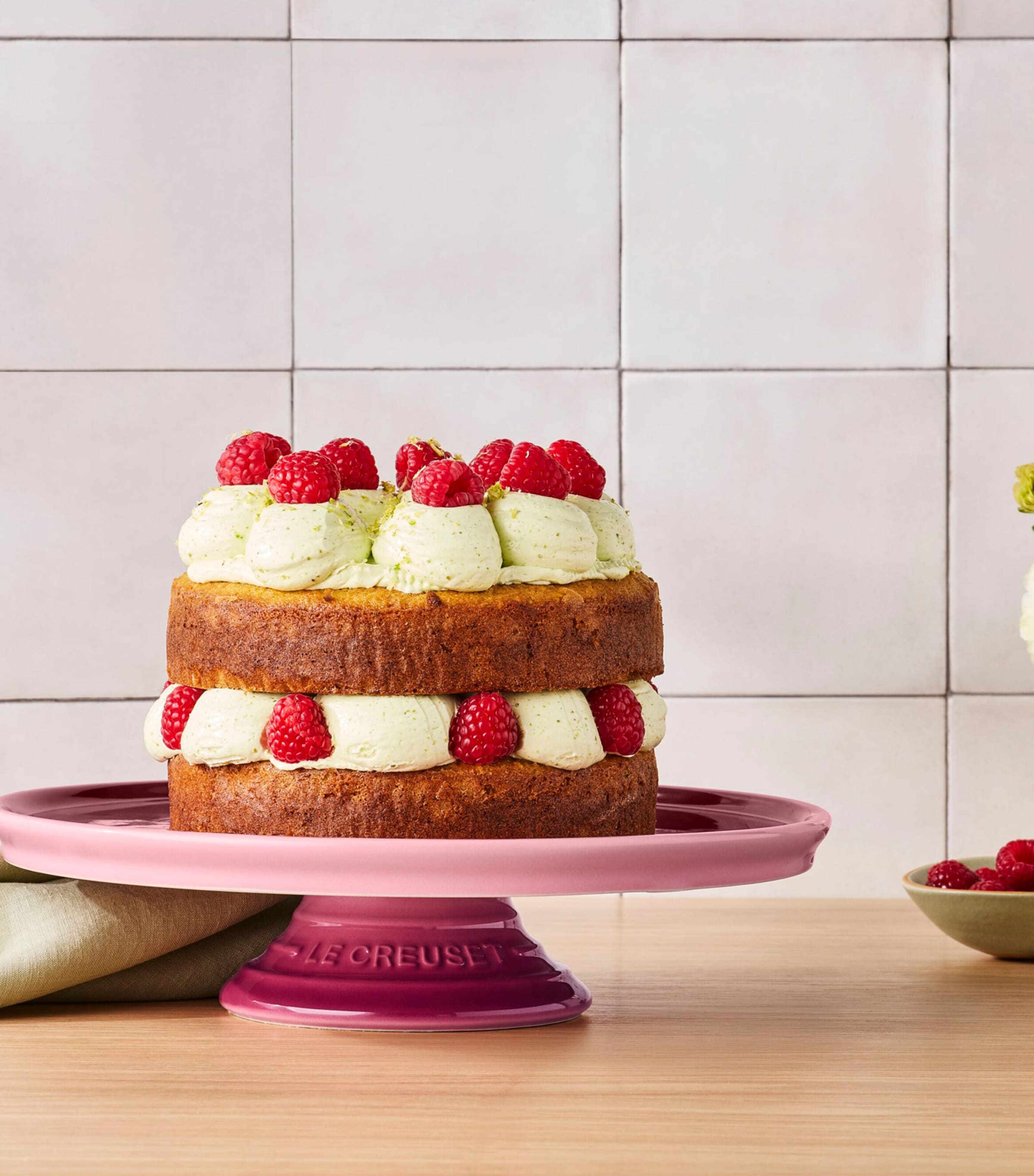 Le Creuset Stoneware Cake Stand (30cm) Rose Quartz Image 5