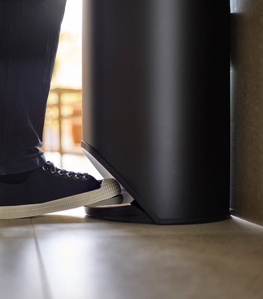 Large Easy-Push Arc Pedal Bin (30L) BLACK Image 4