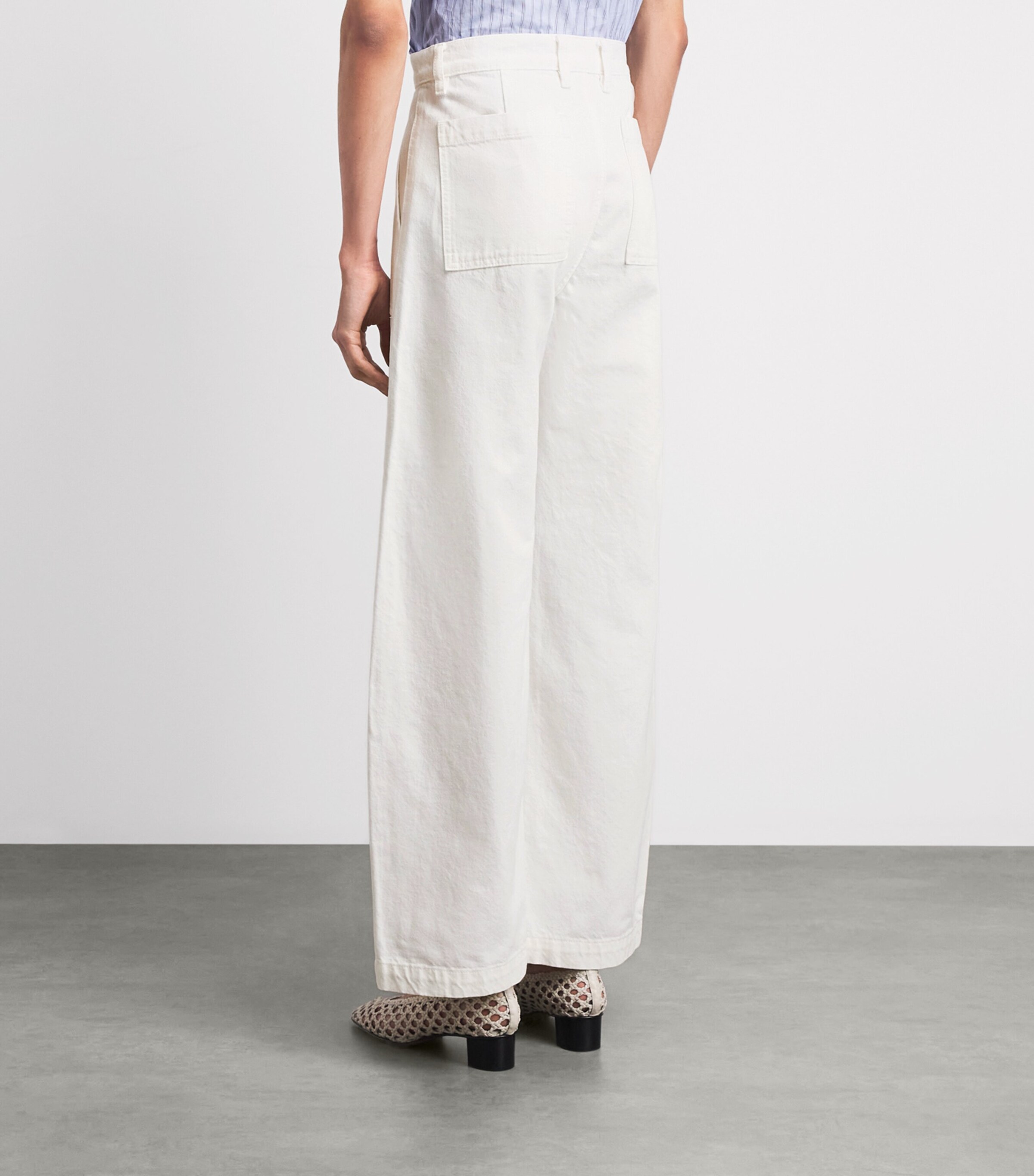 FRAME Womens The Bow Cargo Trousers White Image 5