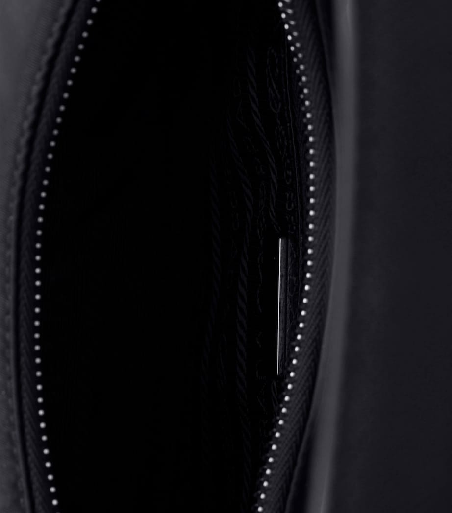 Prada Re-Nylon Re-Edition 2005 Shoulder Bag Black Image 4