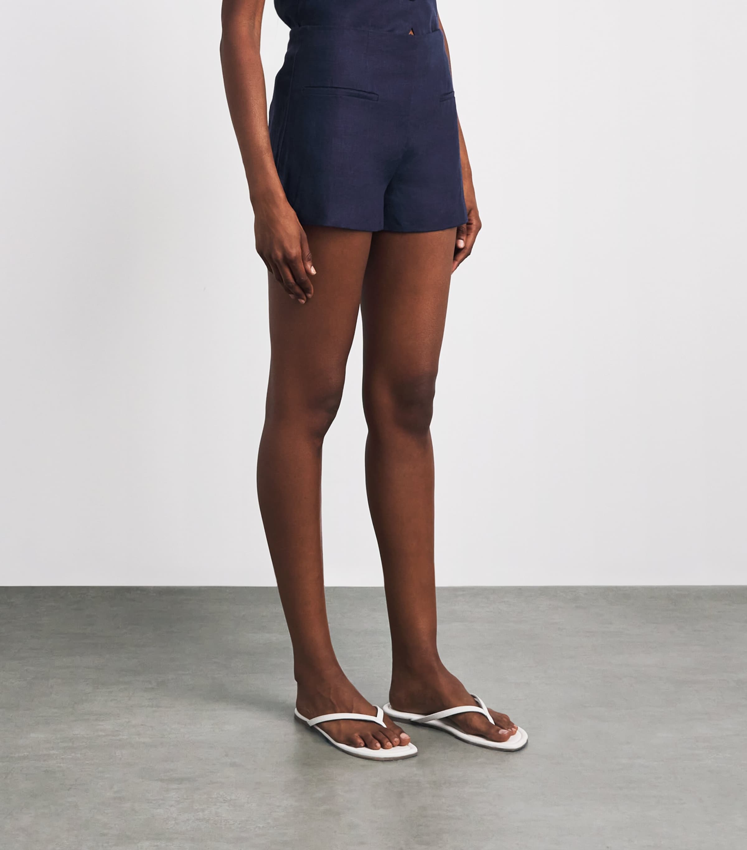 Faithfull The Brand Womens Linen Leora Shorts Navy Image 4