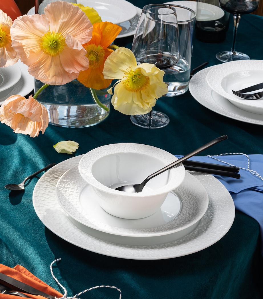 Royal Blossom Oval Charger Plate (33cm) WHITE Image 2