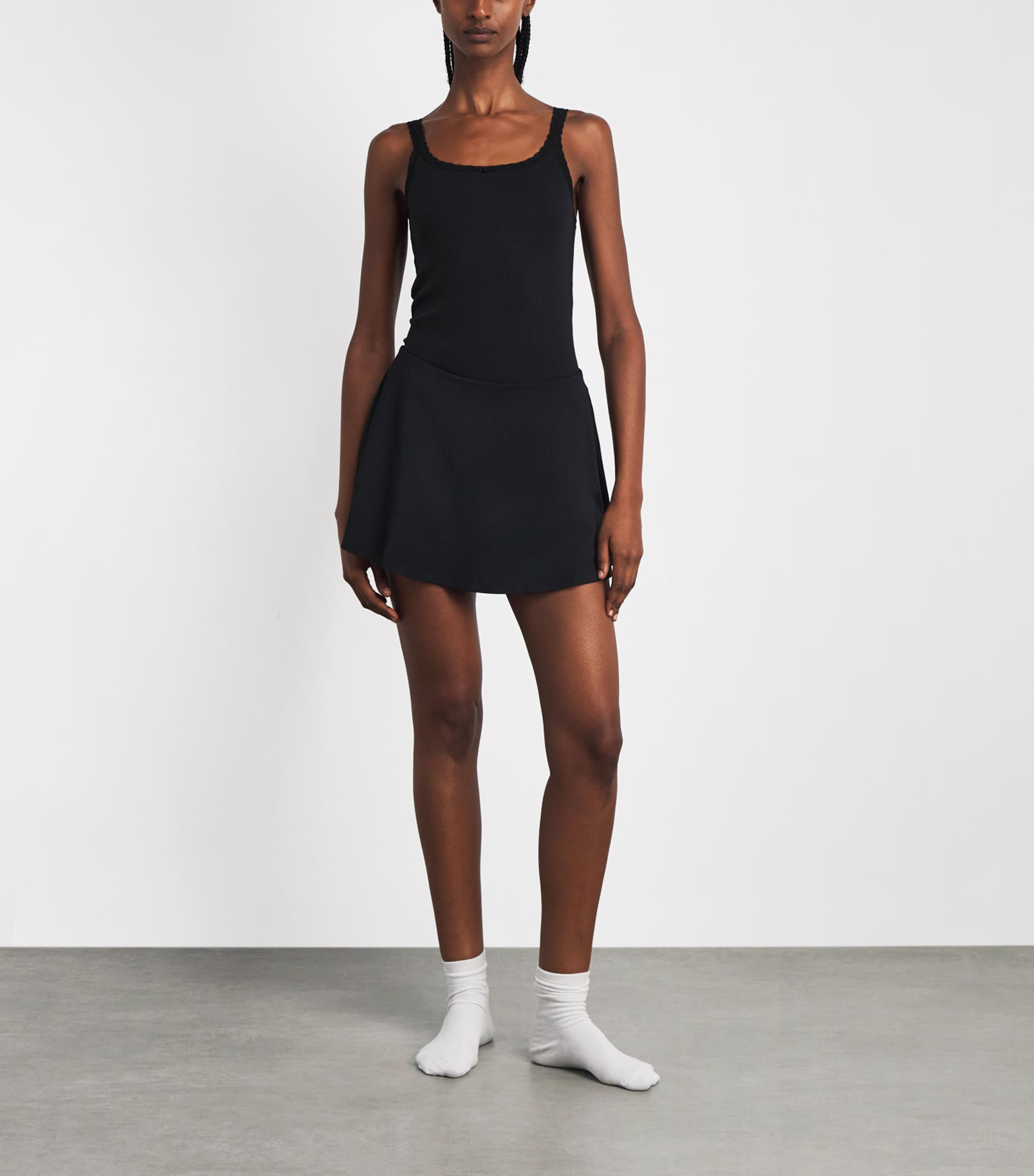 Skims Womens Smooth Layers Mini Skort Obsidian Image 2