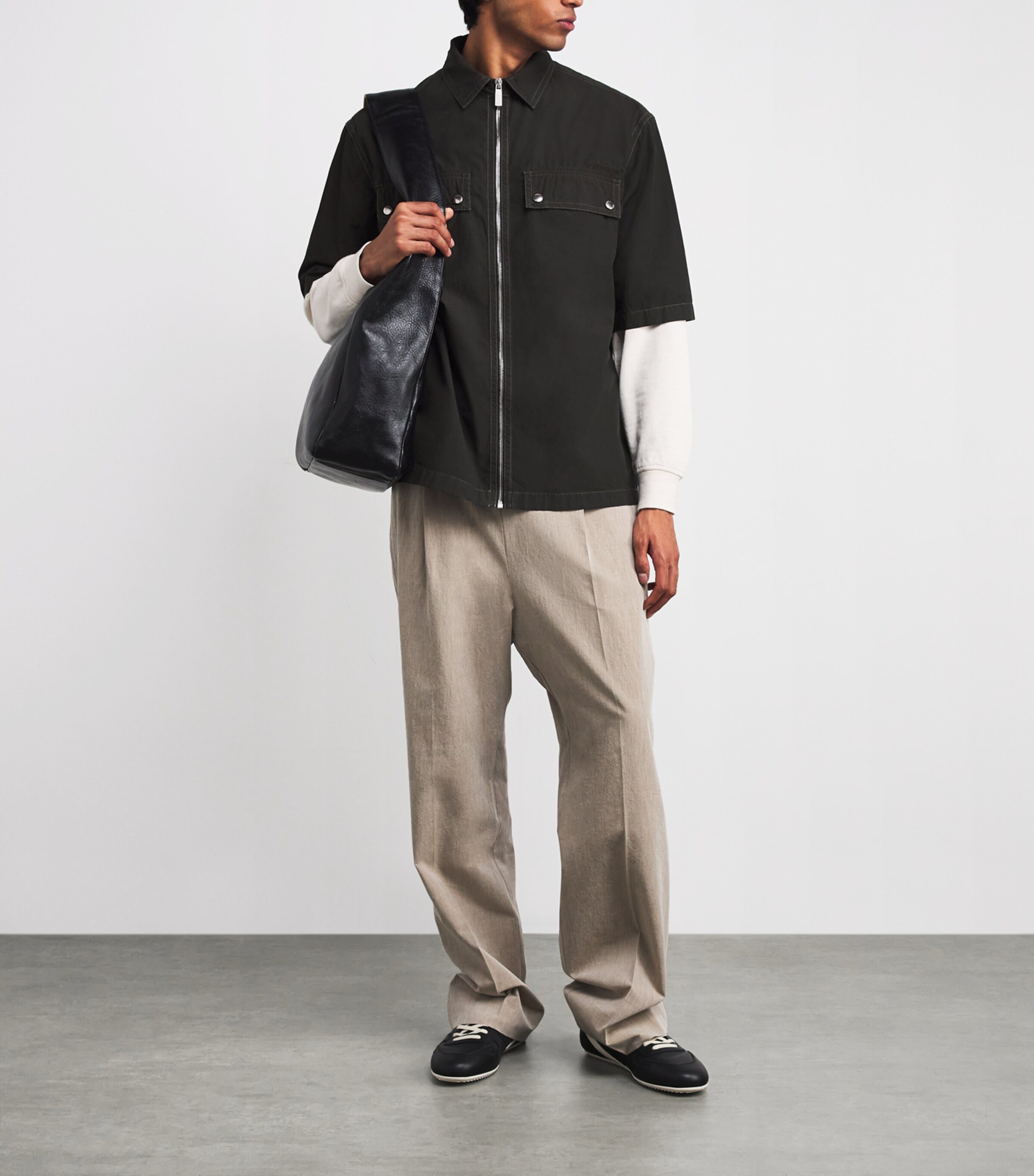 Off-White Mens Cotton Arrow Print Zip-Up Short-Sleeve Shirt Black Image 2