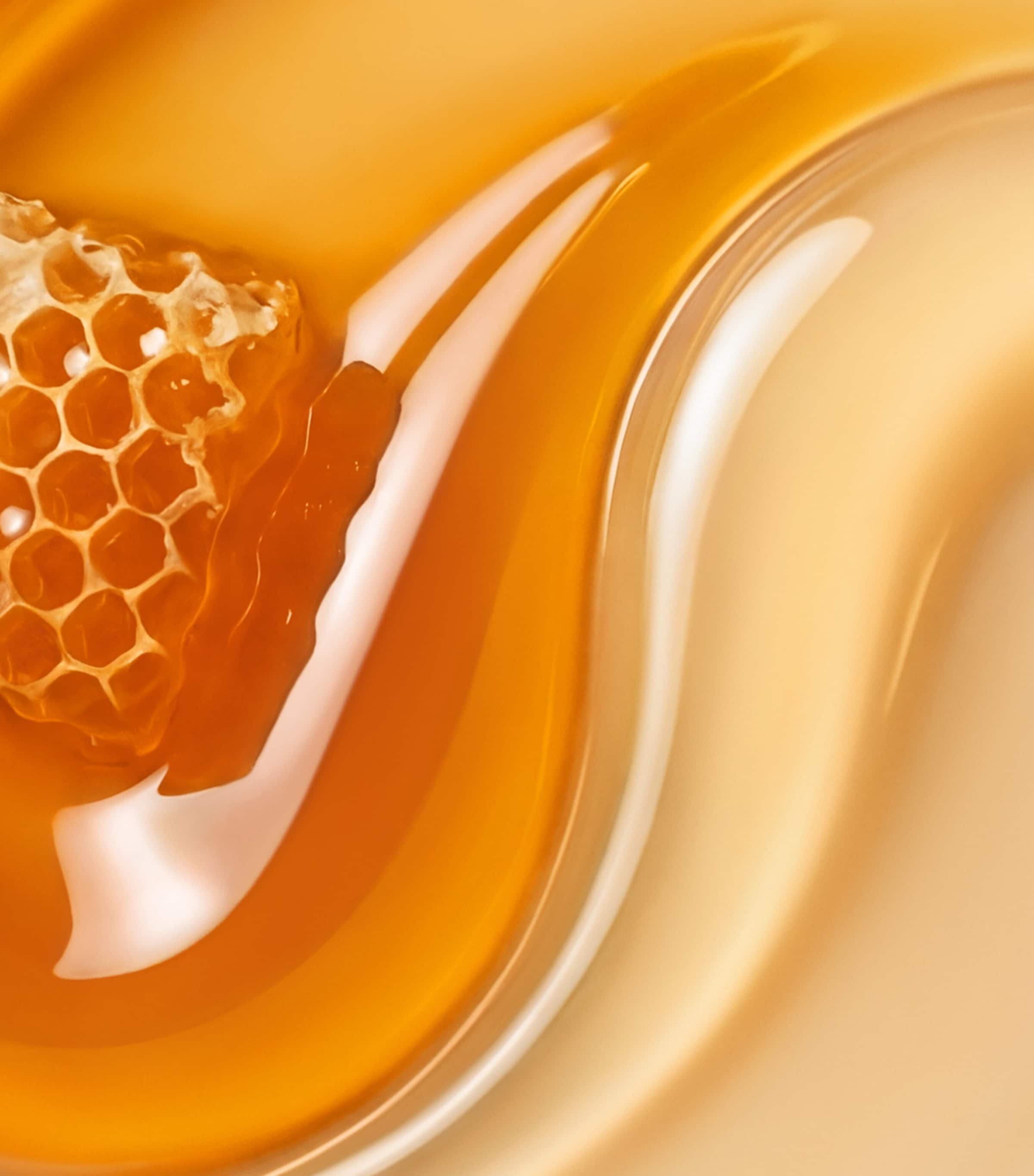Gisou Honey-Infused Pineapple Pop Hair Perfume (15ml) Image 2