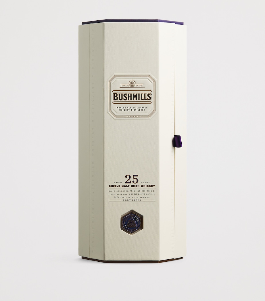 Bushmills 25-Year-Old Single Malt Irish Whisky (70cl) Image 2