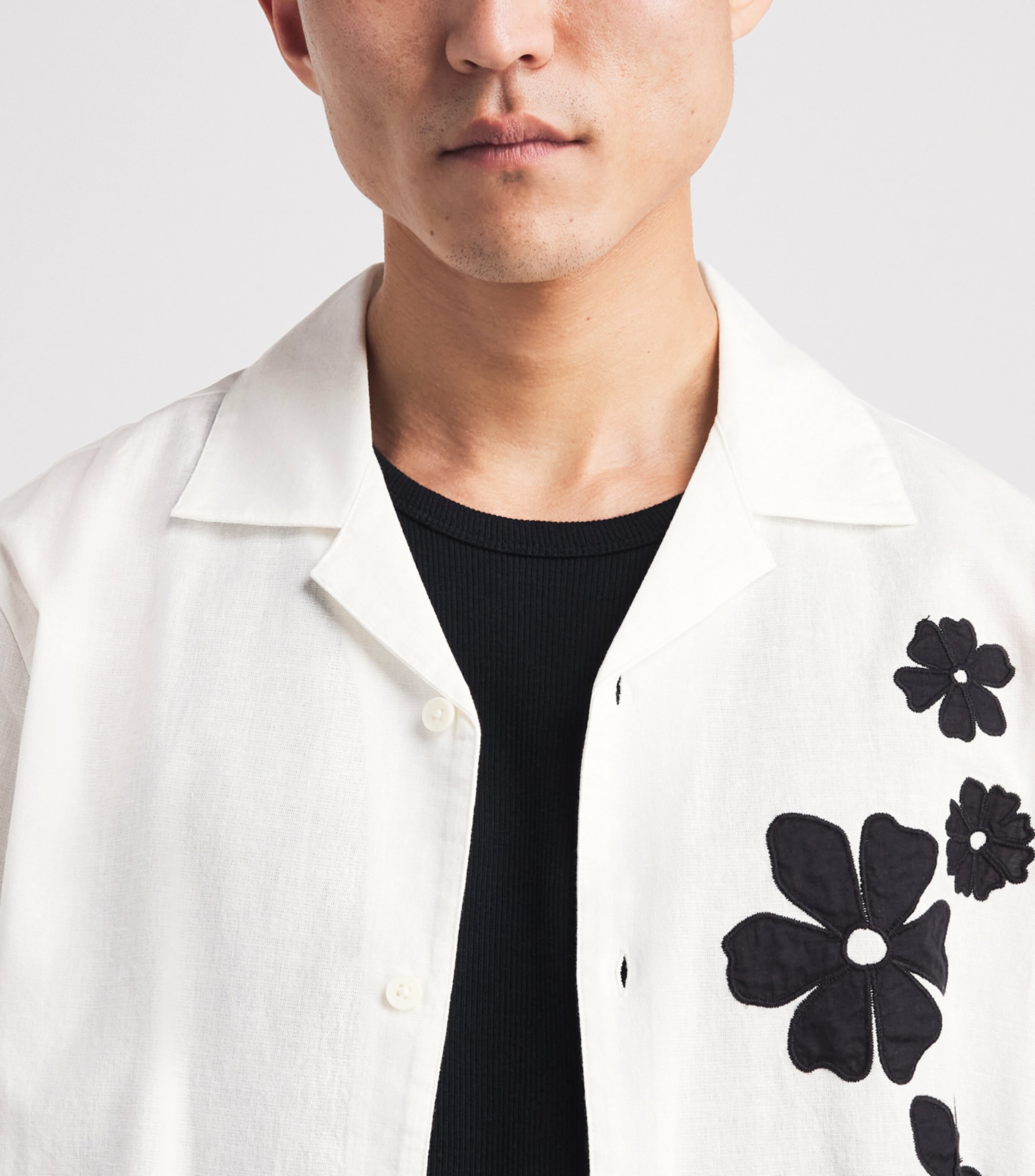 Wax London Mens Linen Floral Appliqué Didcot Shirt Ecru / Black Image 3