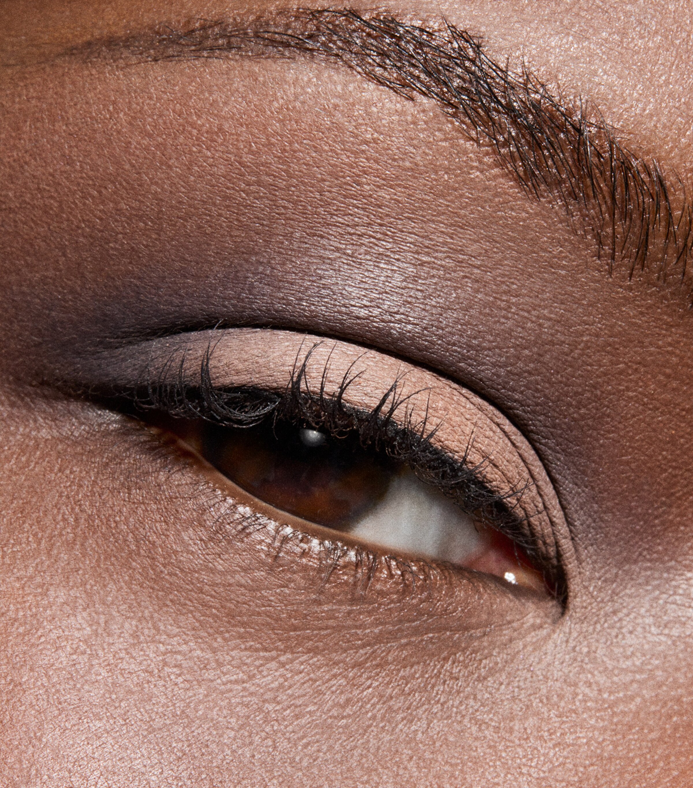 MAC Multisculpt Matte Eye and Face Contour Painterly Image 5