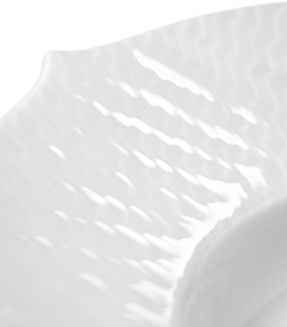 Porcelain Waves Relief Plate (23cm) WHITE Image 6