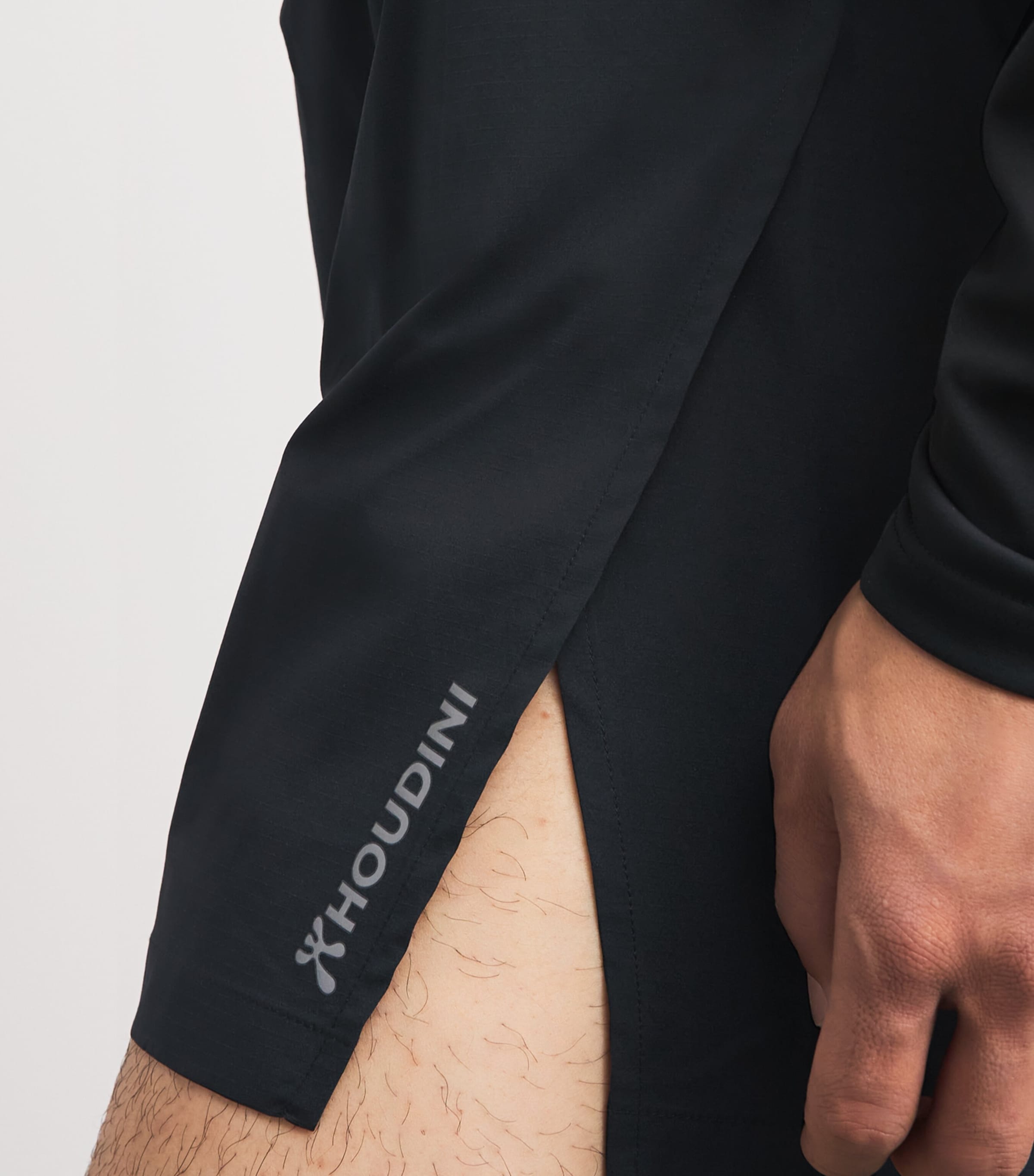 Houdini Mens Ripstop Pace Split Shorts True Black Image 3